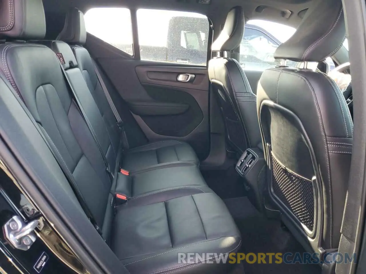 11 fotografías del automóvil dañado YV4162UK5L2266694 VOLVO XC40 2020