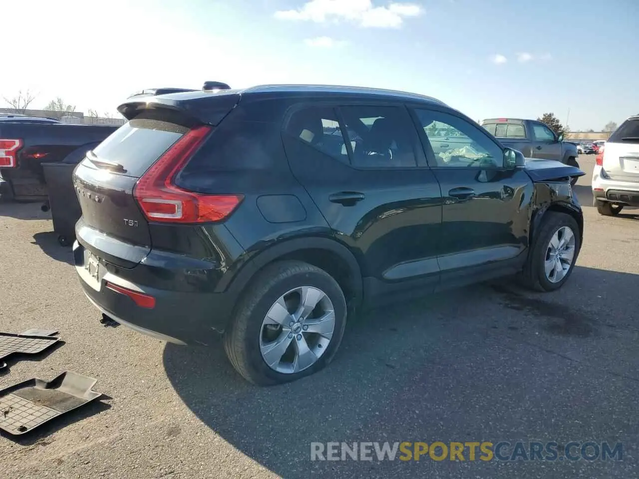 3 fotografías del automóvil dañado YV4162UK5L2266694 VOLVO XC40 2020