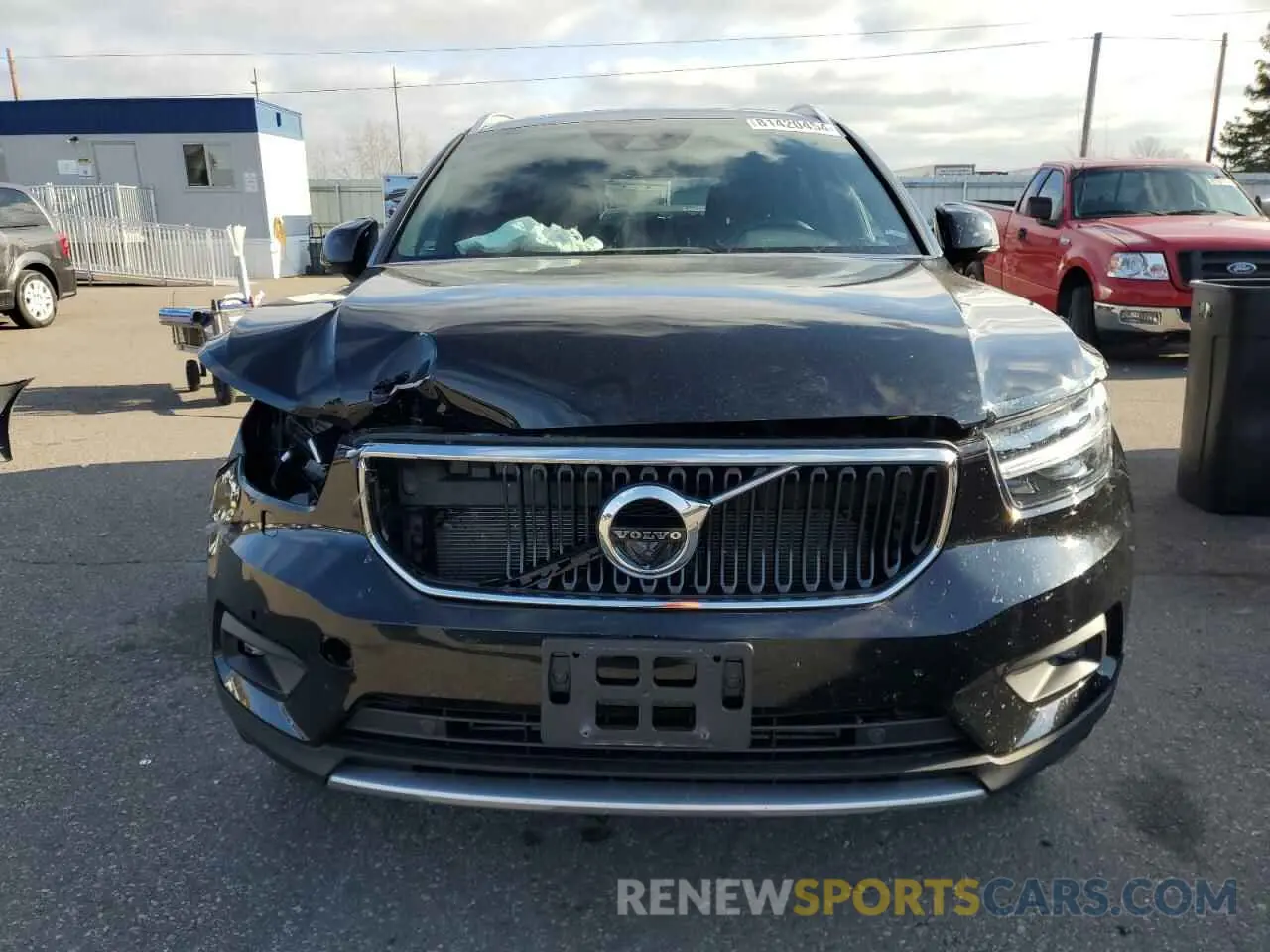 5 fotografías del automóvil dañado YV4162UK5L2266694 VOLVO XC40 2020