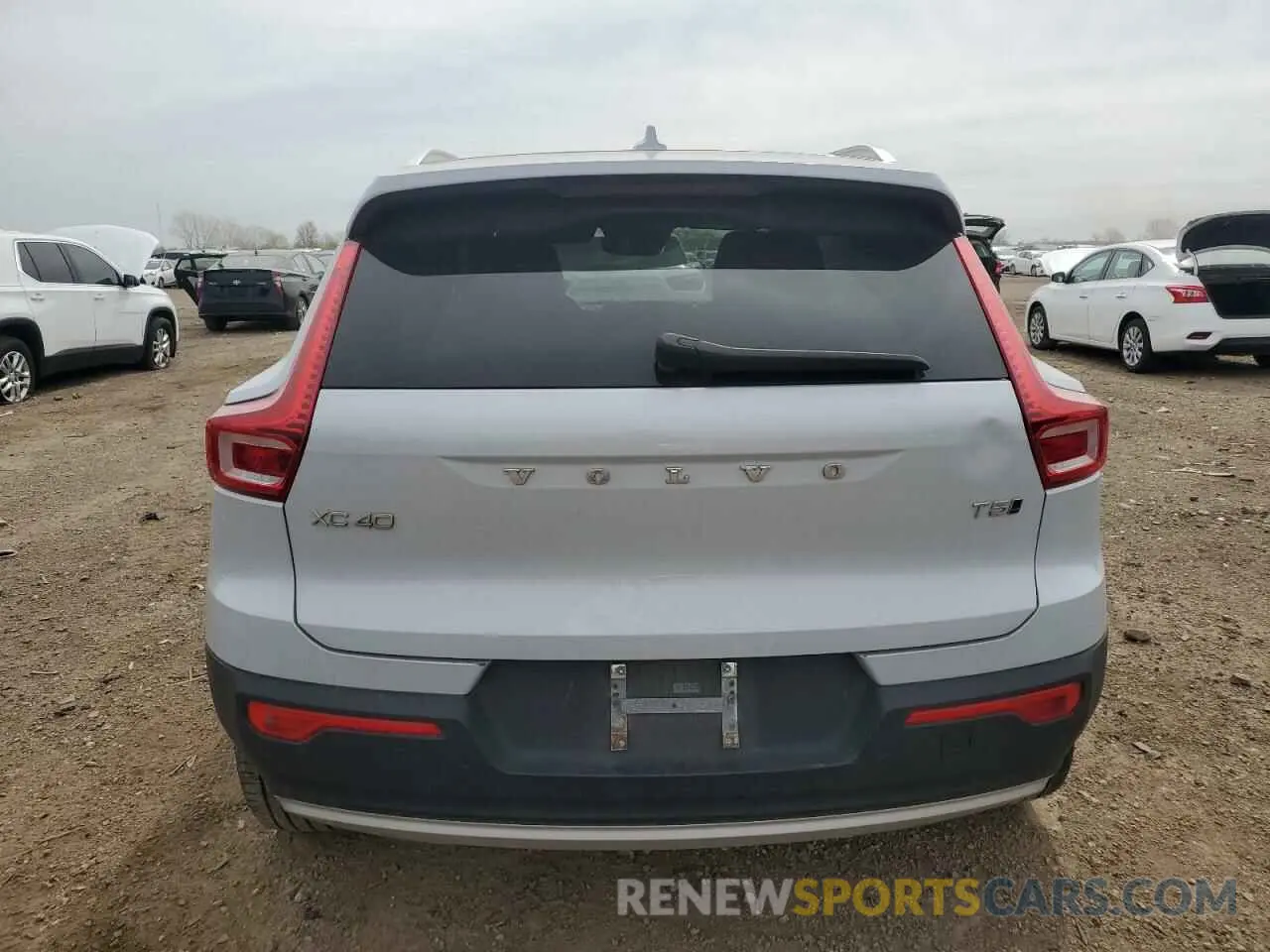 6 fotografías del automóvil dañado YV4162UK5L2345833 VOLVO XC40 2020