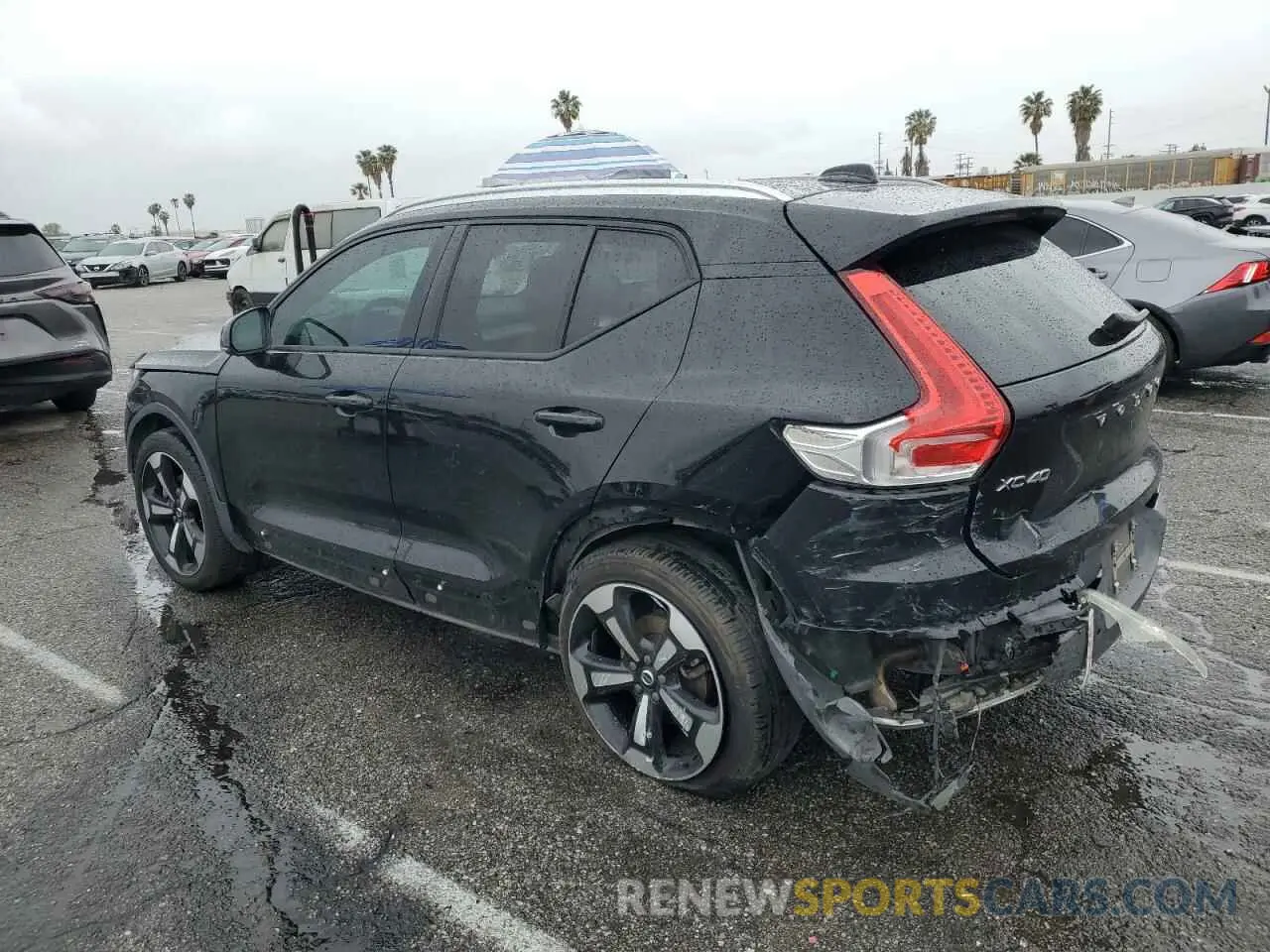 2 fotografías del automóvil dañado YV4162UK6L2275372 VOLVO XC40 2020