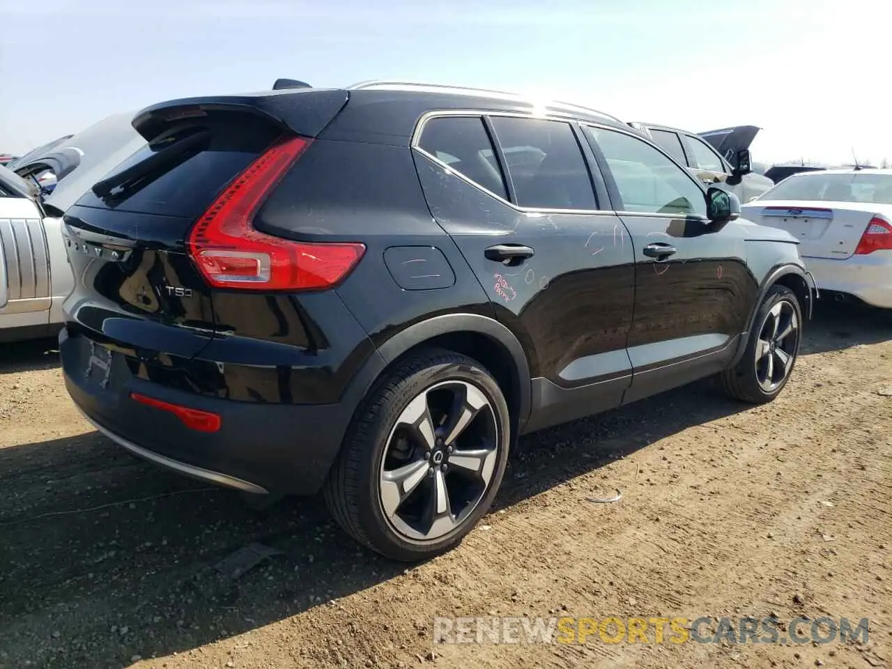 3 fotografías del automóvil dañado YV4162UK7L2287983 VOLVO XC40 2020
