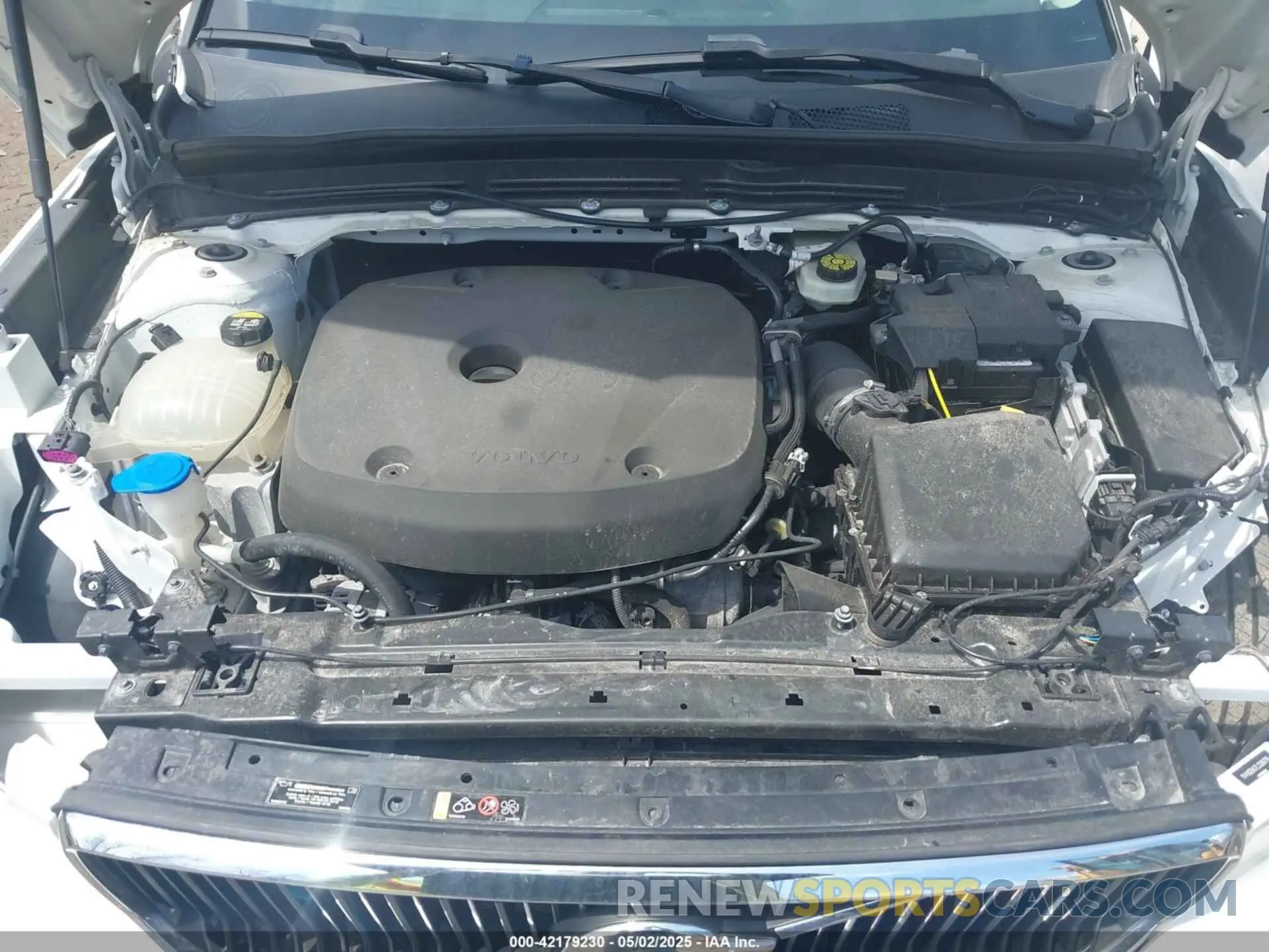 10 fotografías del automóvil dañado YV4162UK7L2336776 VOLVO XC40 2020