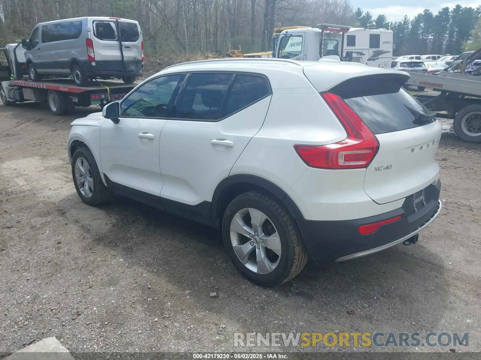 3 fotografías del automóvil dañado YV4162UK7L2336776 VOLVO XC40 2020