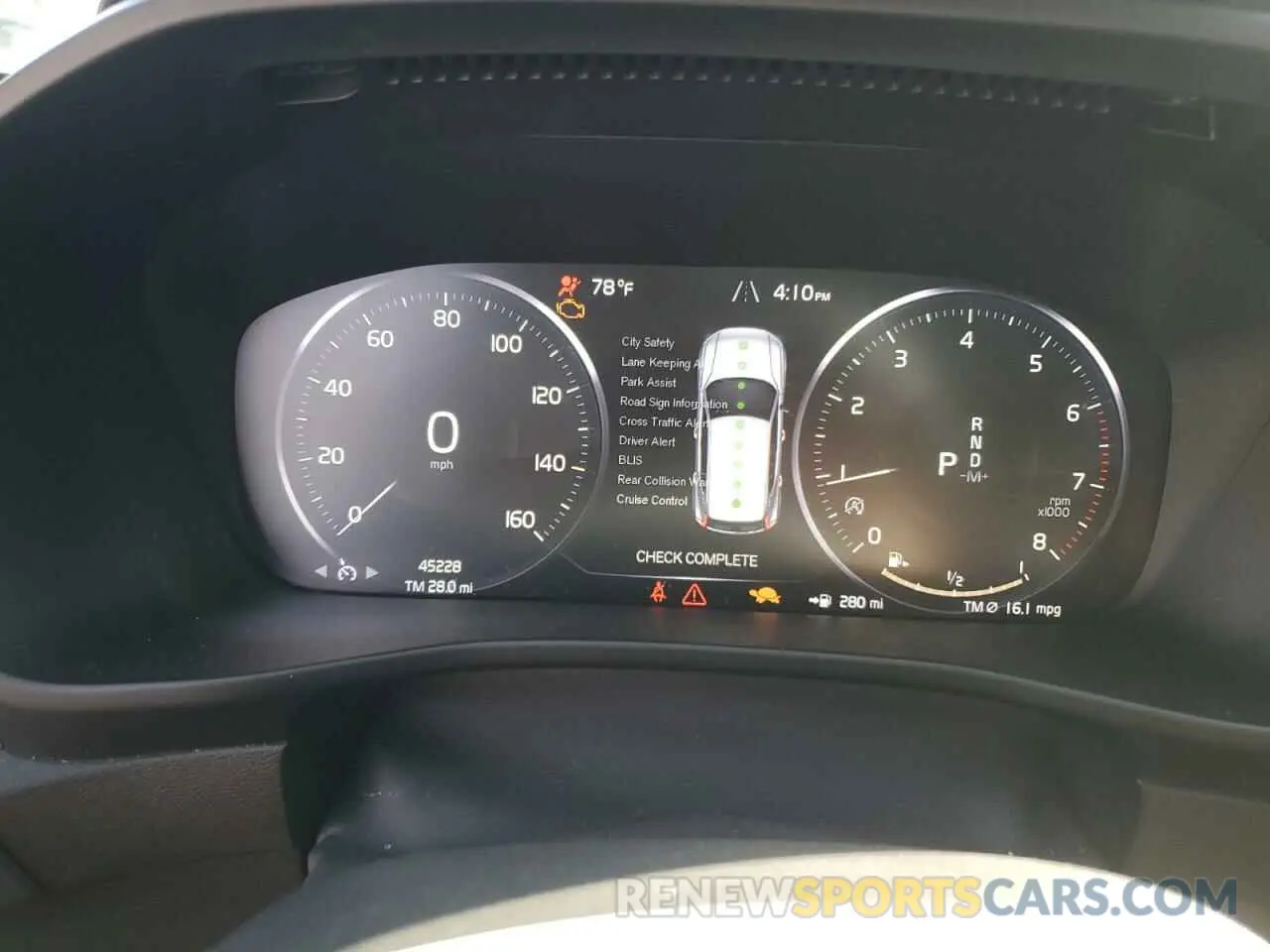 9 fotografías del automóvil dañado YV4162UK8L2177380 VOLVO XC40 2020