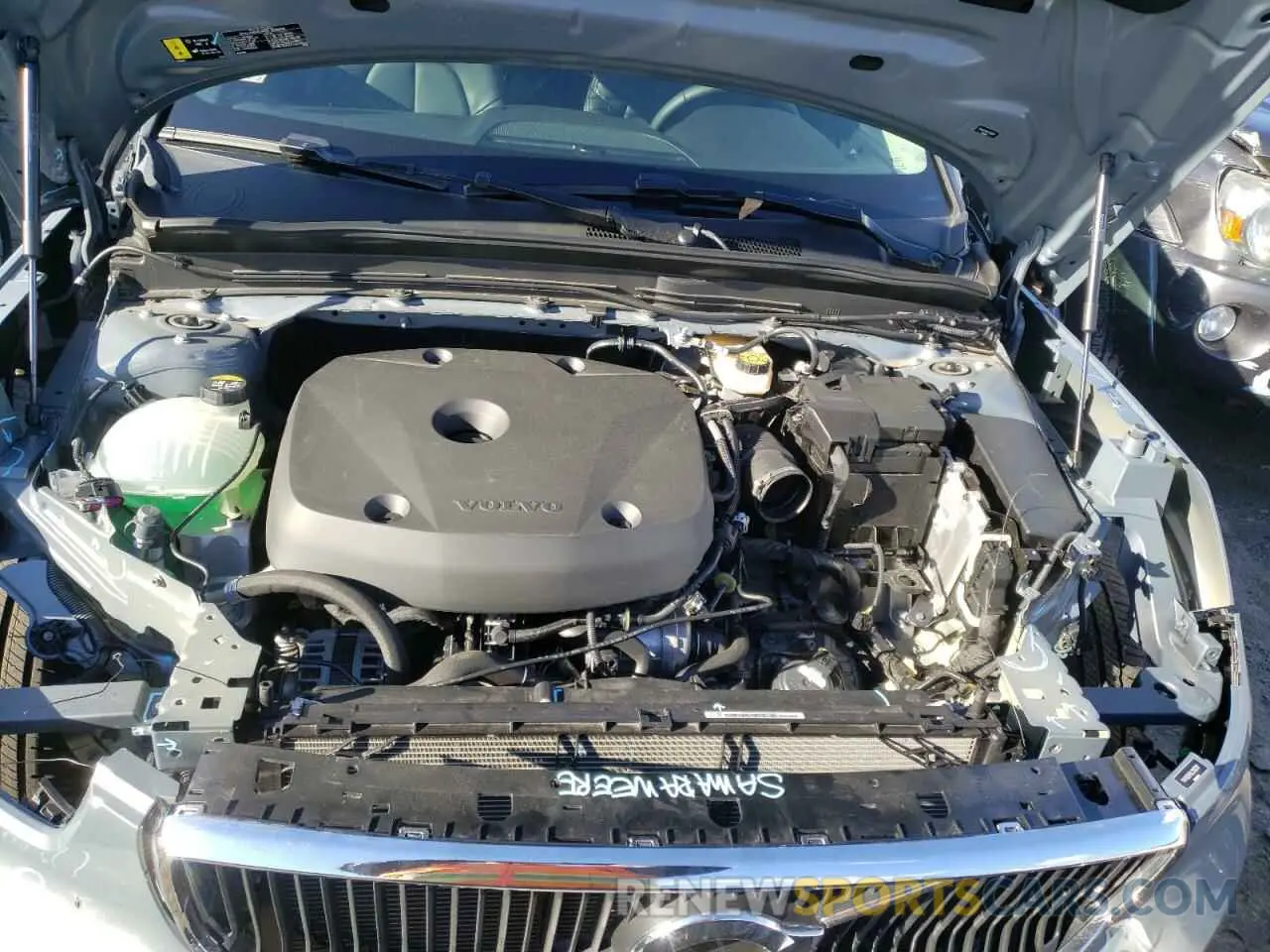 7 fotografías del automóvil dañado YV4162UK9L2183317 VOLVO XC40 2020
