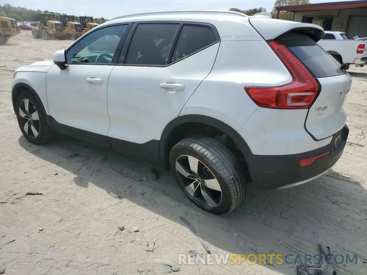 2 fotografías del automóvil dañado YV4162UKXL2343947 VOLVO XC40 2020