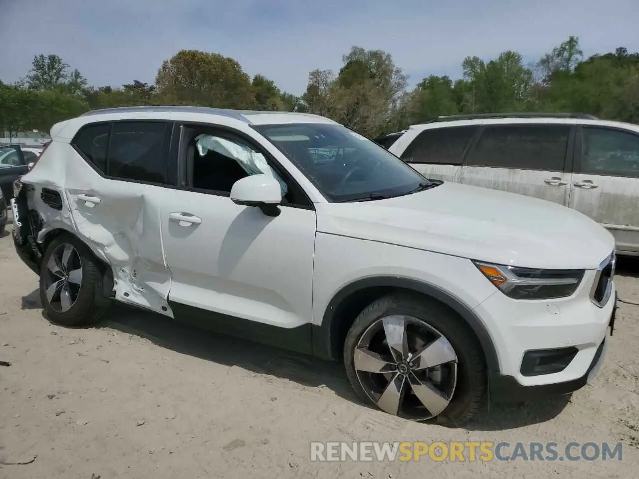 4 fotografías del automóvil dañado YV4162UKXL2343947 VOLVO XC40 2020