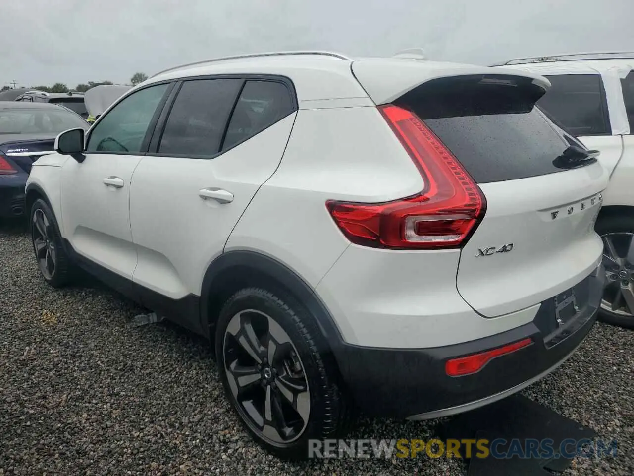2 fotografías del automóvil dañado YV4162UKXL2346816 VOLVO XC40 2020
