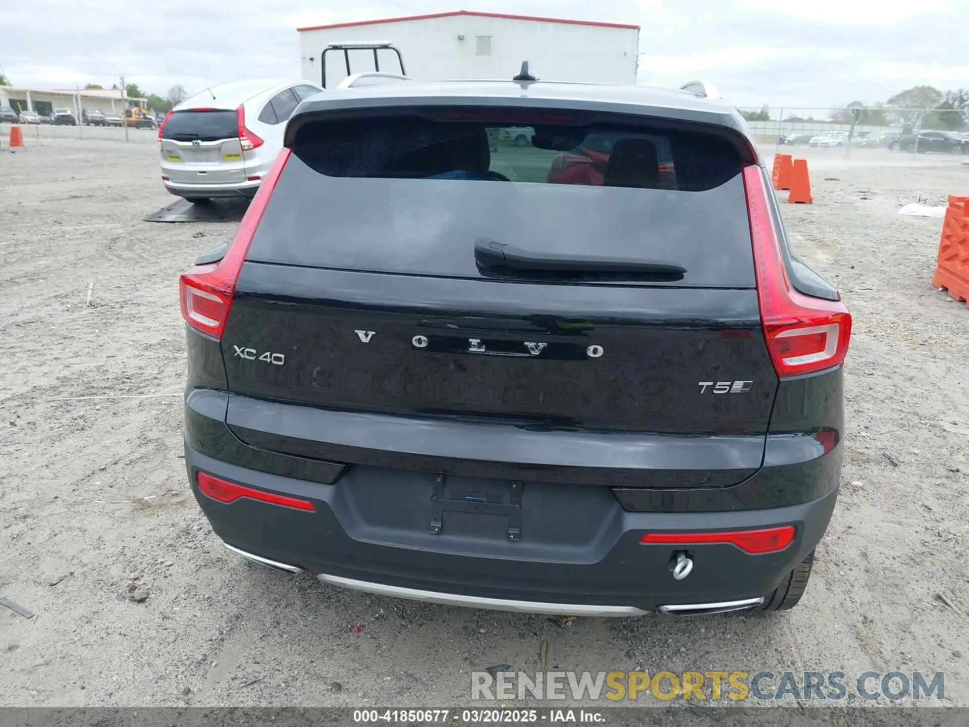 16 fotografías del automóvil dañado YV4162UL1L2262702 VOLVO XC40 2020