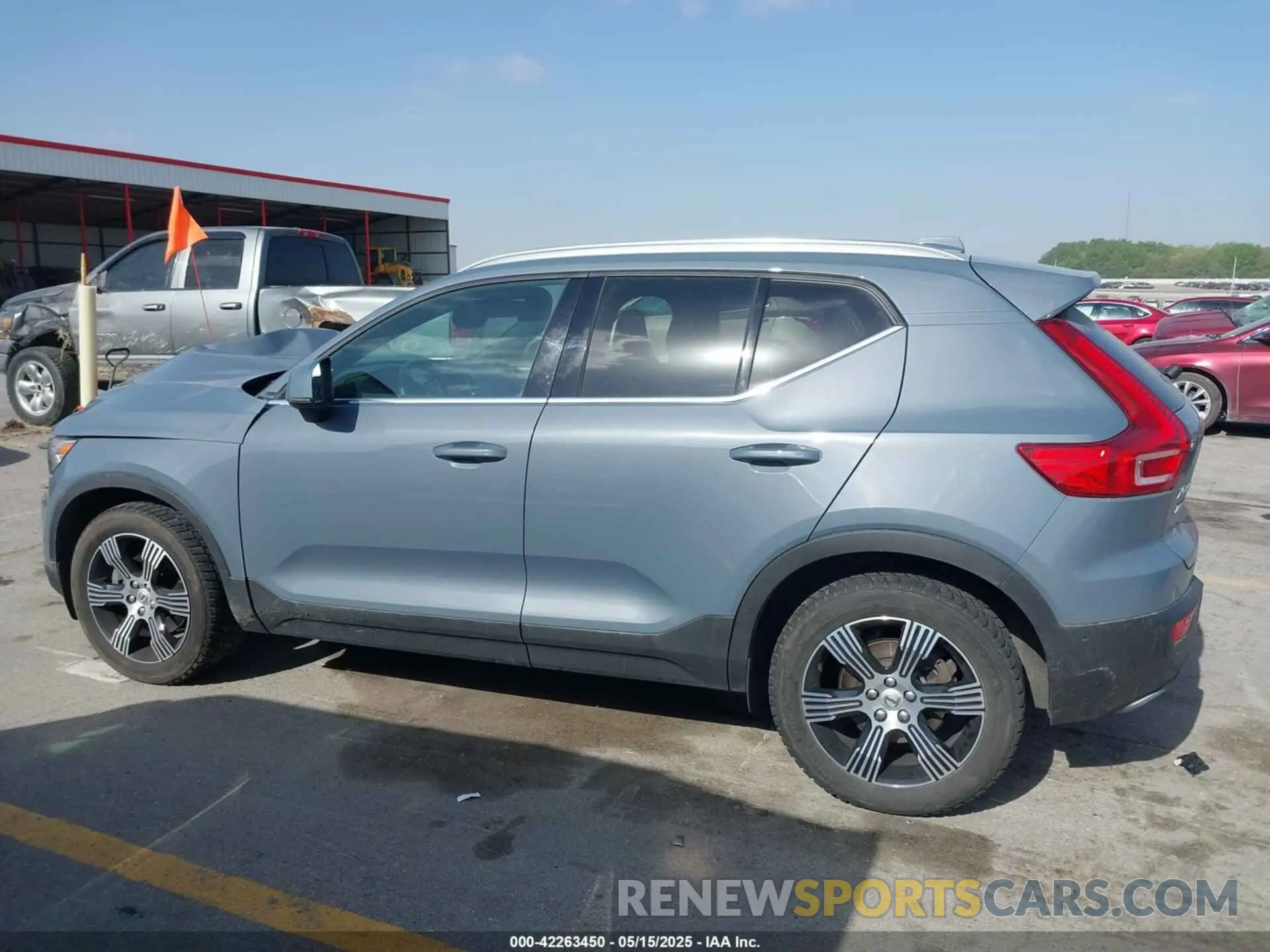 14 fotografías del automóvil dañado YV4162UL2L2306951 VOLVO XC40 2020