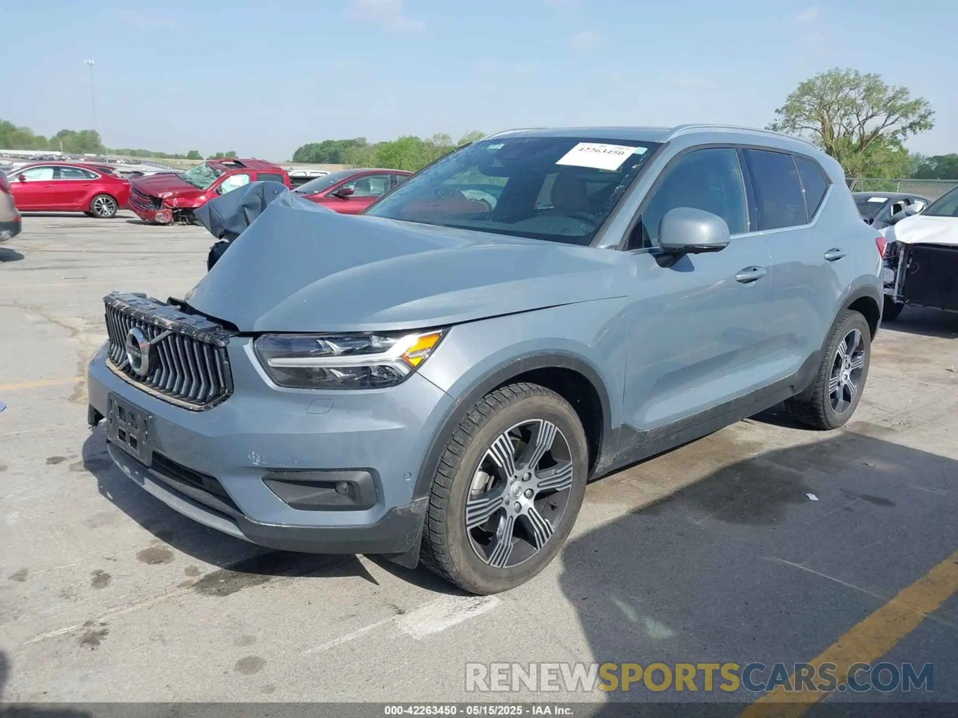 2 fotografías del automóvil dañado YV4162UL2L2306951 VOLVO XC40 2020
