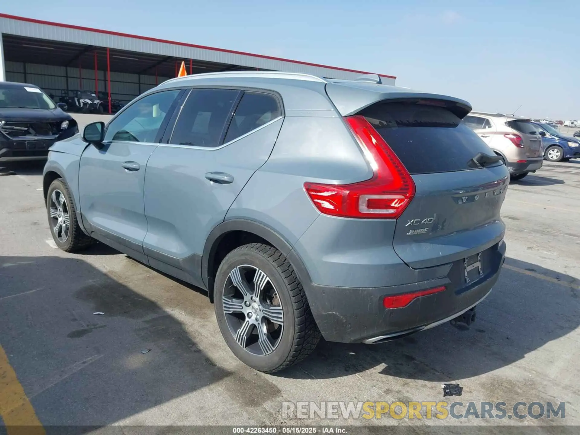3 fotografías del automóvil dañado YV4162UL2L2306951 VOLVO XC40 2020