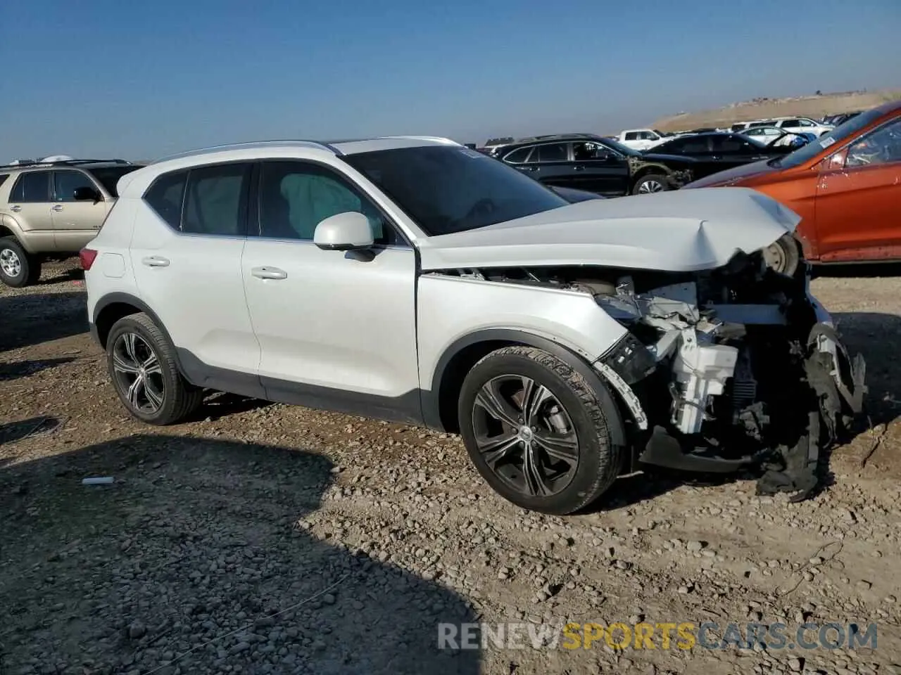 4 fotografías del automóvil dañado YV4162UL2L2346558 VOLVO XC40 2020