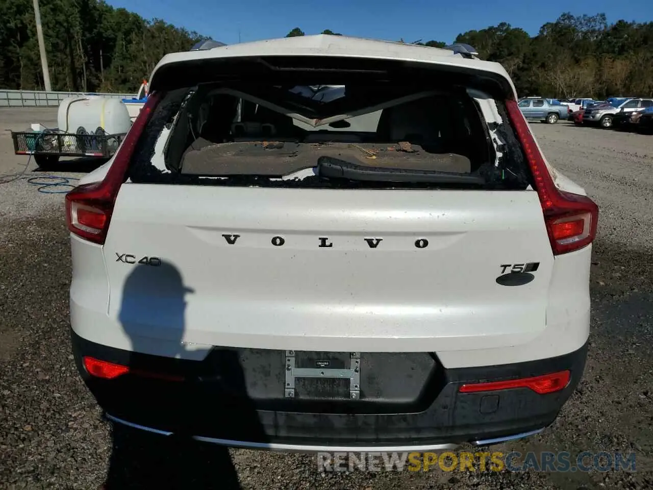 6 fotografías del automóvil dañado YV4162UL4L2296469 VOLVO XC40 2020