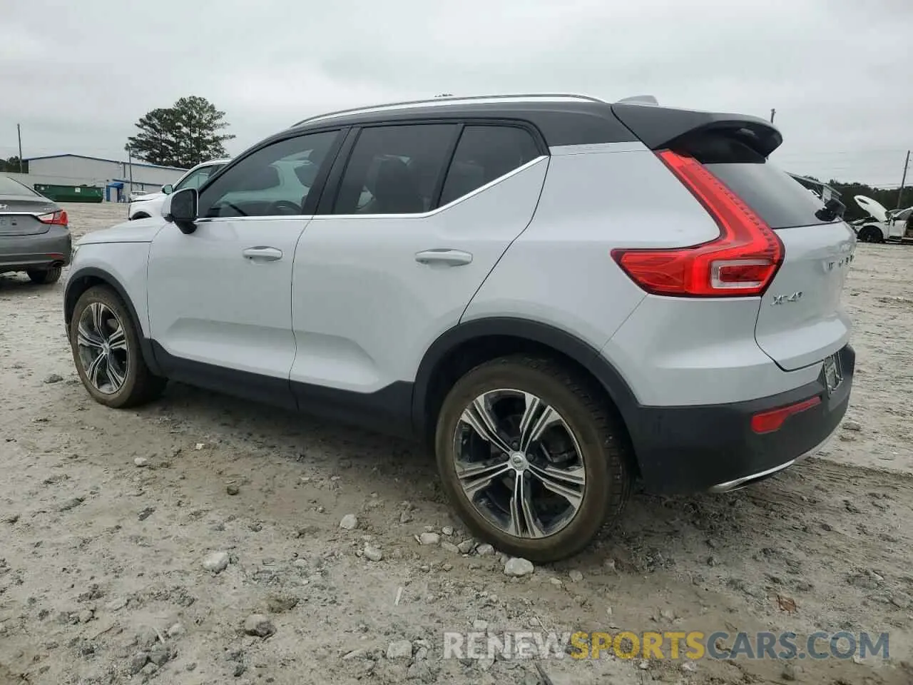 2 fotografías del automóvil dañado YV4162UL5L2187678 VOLVO XC40 2020