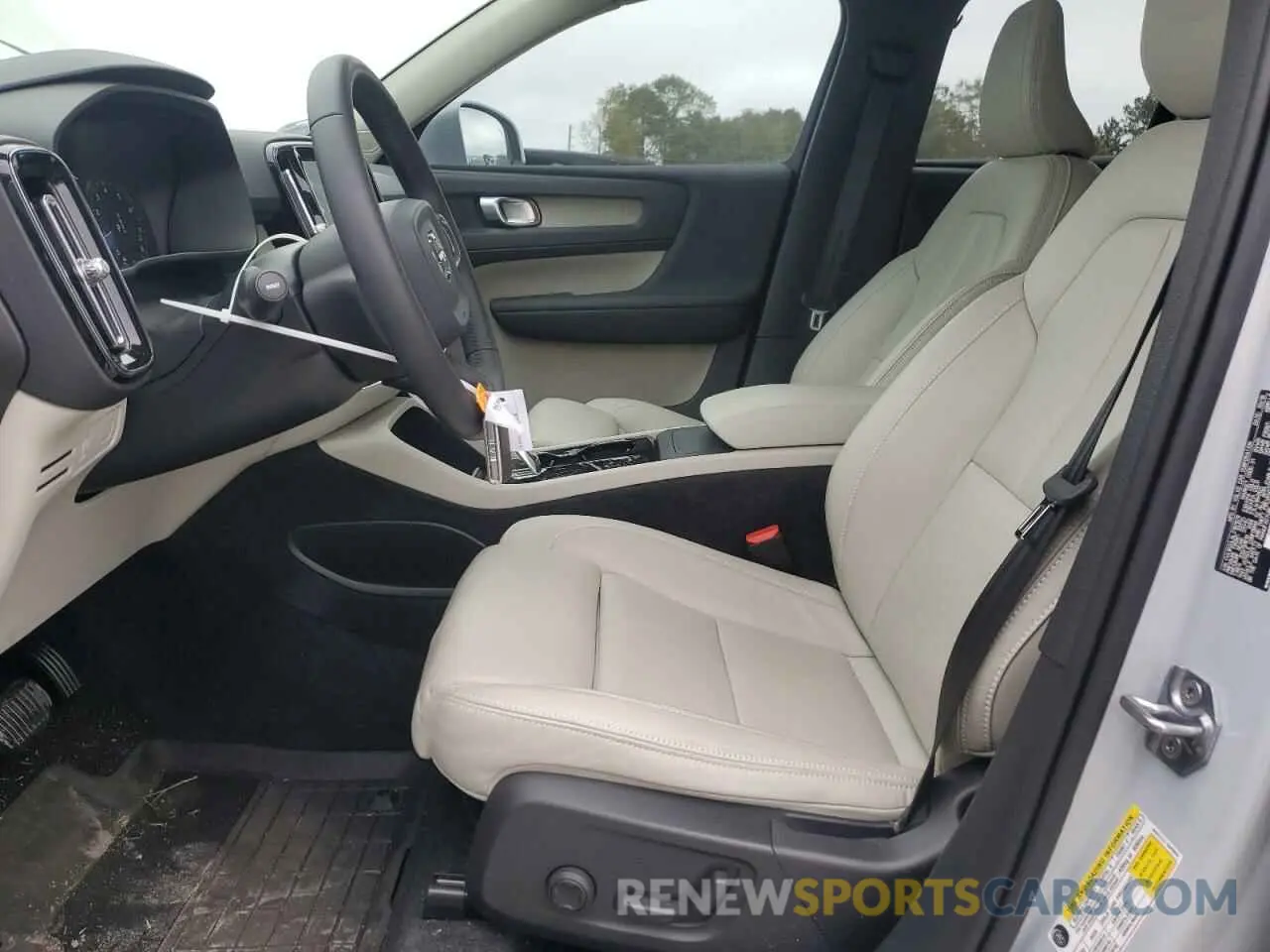 7 fotografías del automóvil dañado YV4162UL5L2187678 VOLVO XC40 2020