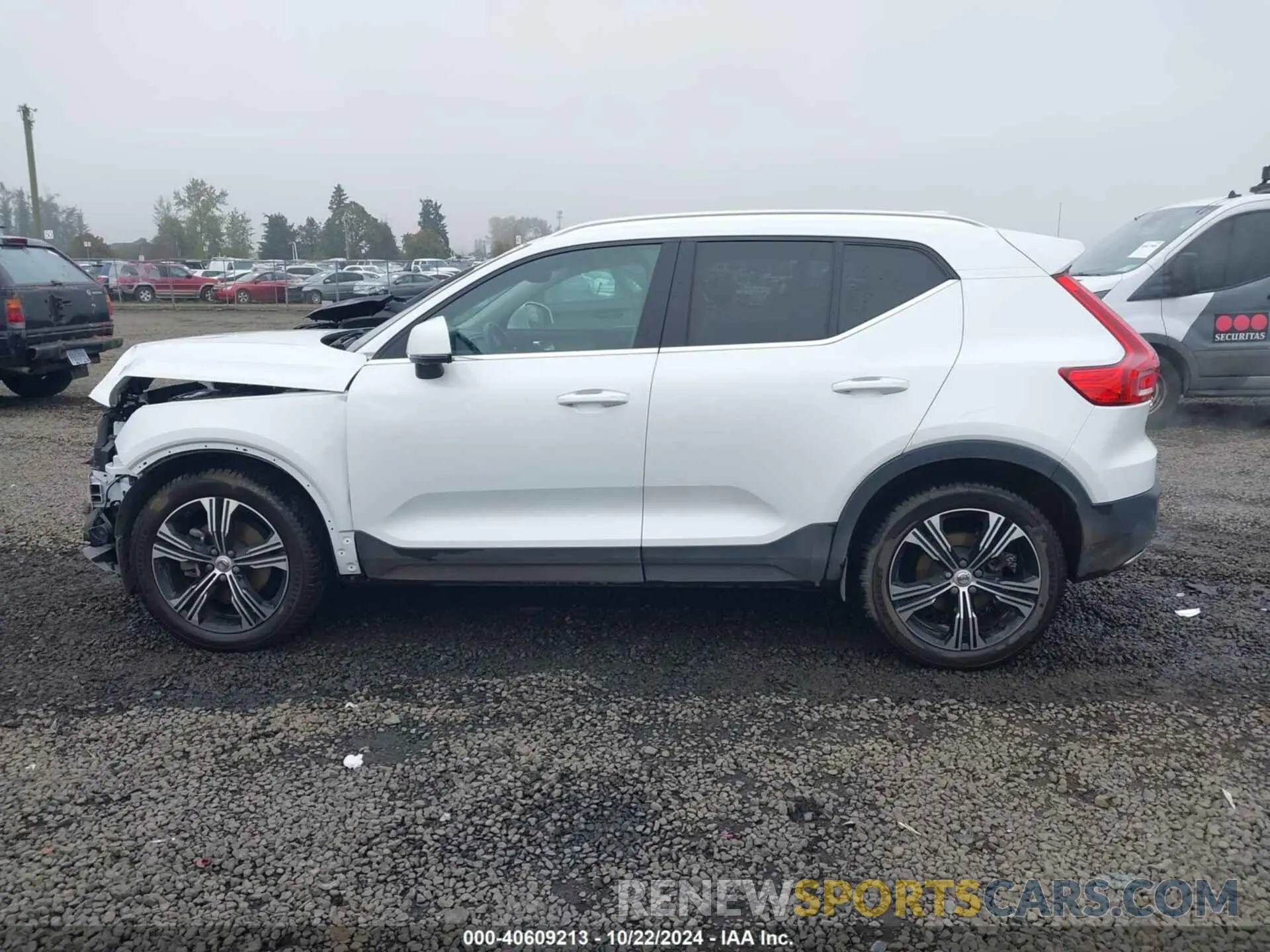 15 fotografías del automóvil dañado YV4162UL7L2253986 VOLVO XC40 2020