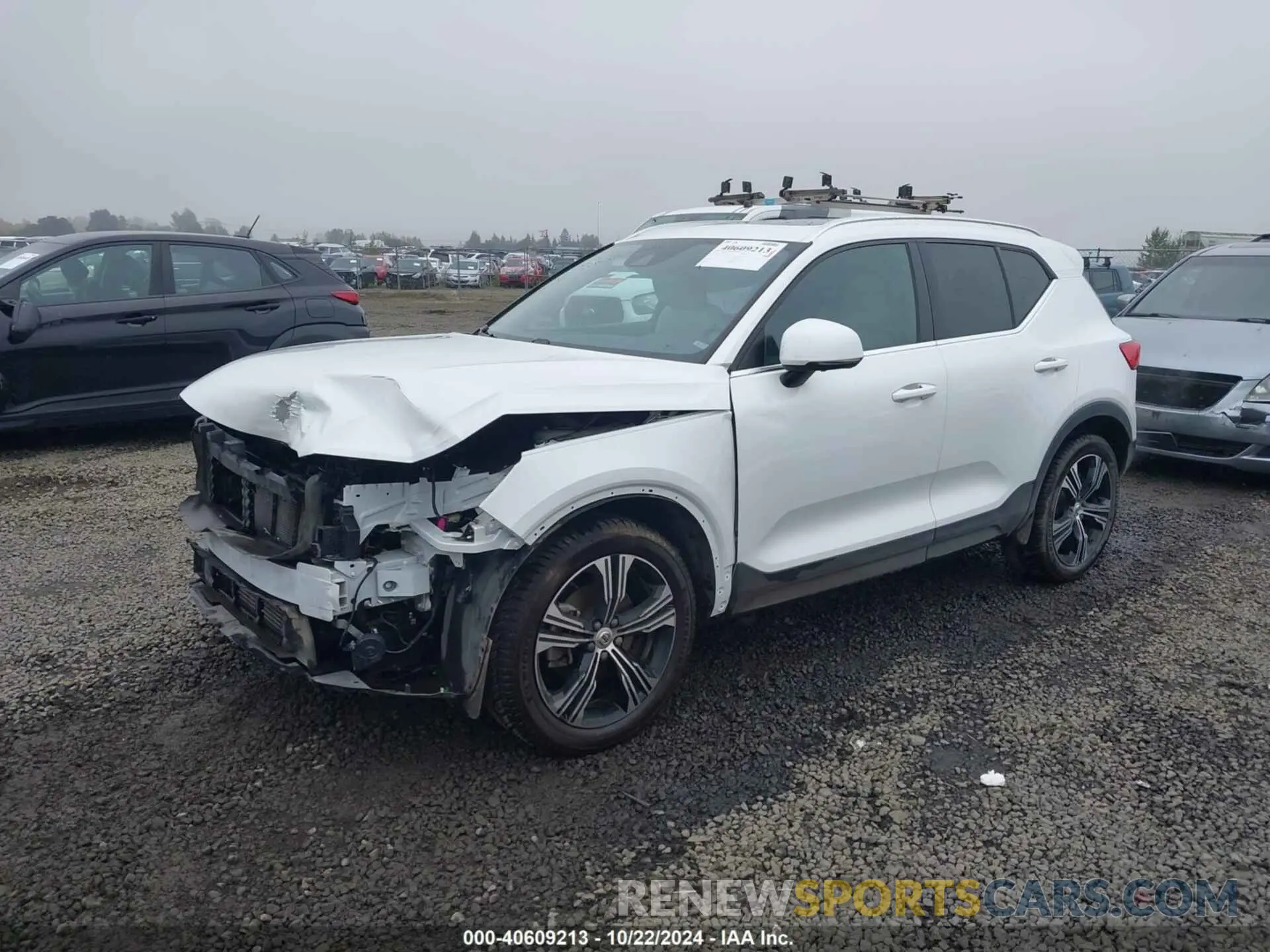 2 fotografías del automóvil dañado YV4162UL7L2253986 VOLVO XC40 2020
