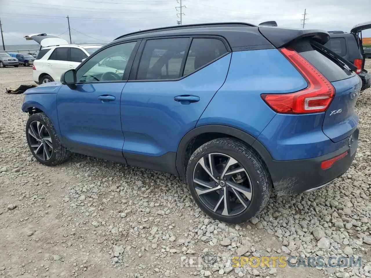 2 fotografías del automóvil dañado YV4162UM0L2307461 VOLVO XC40 2020