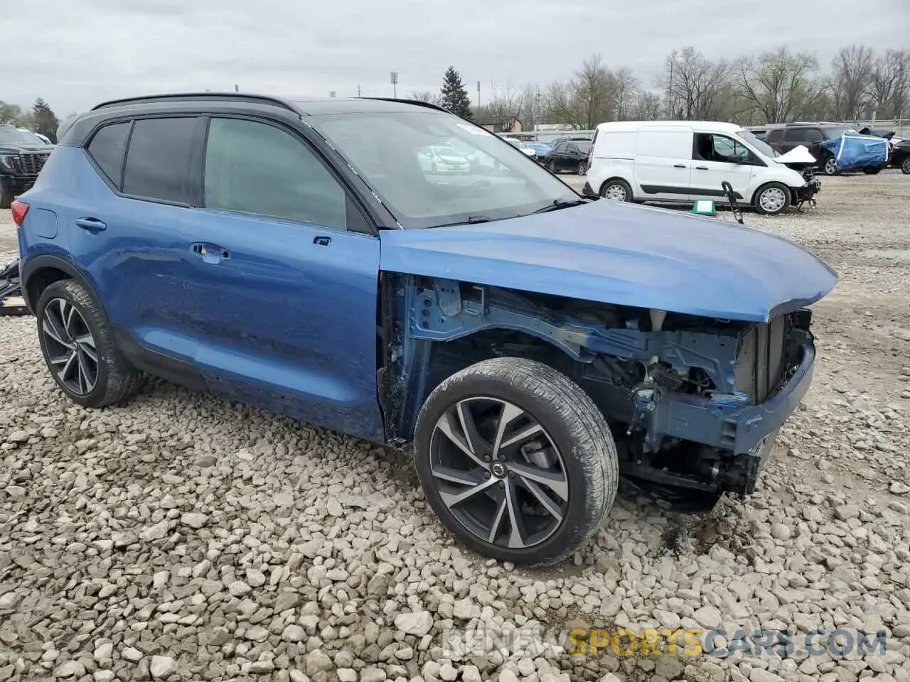 4 fotografías del automóvil dañado YV4162UM0L2307461 VOLVO XC40 2020