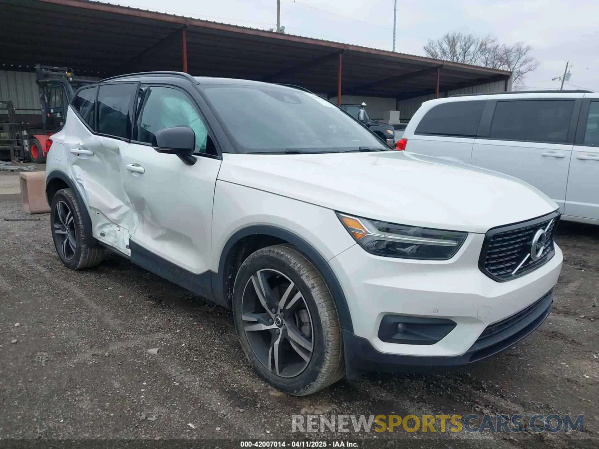 1 fotografías del automóvil dañado YV4162UM1L2337682 VOLVO XC40 2020