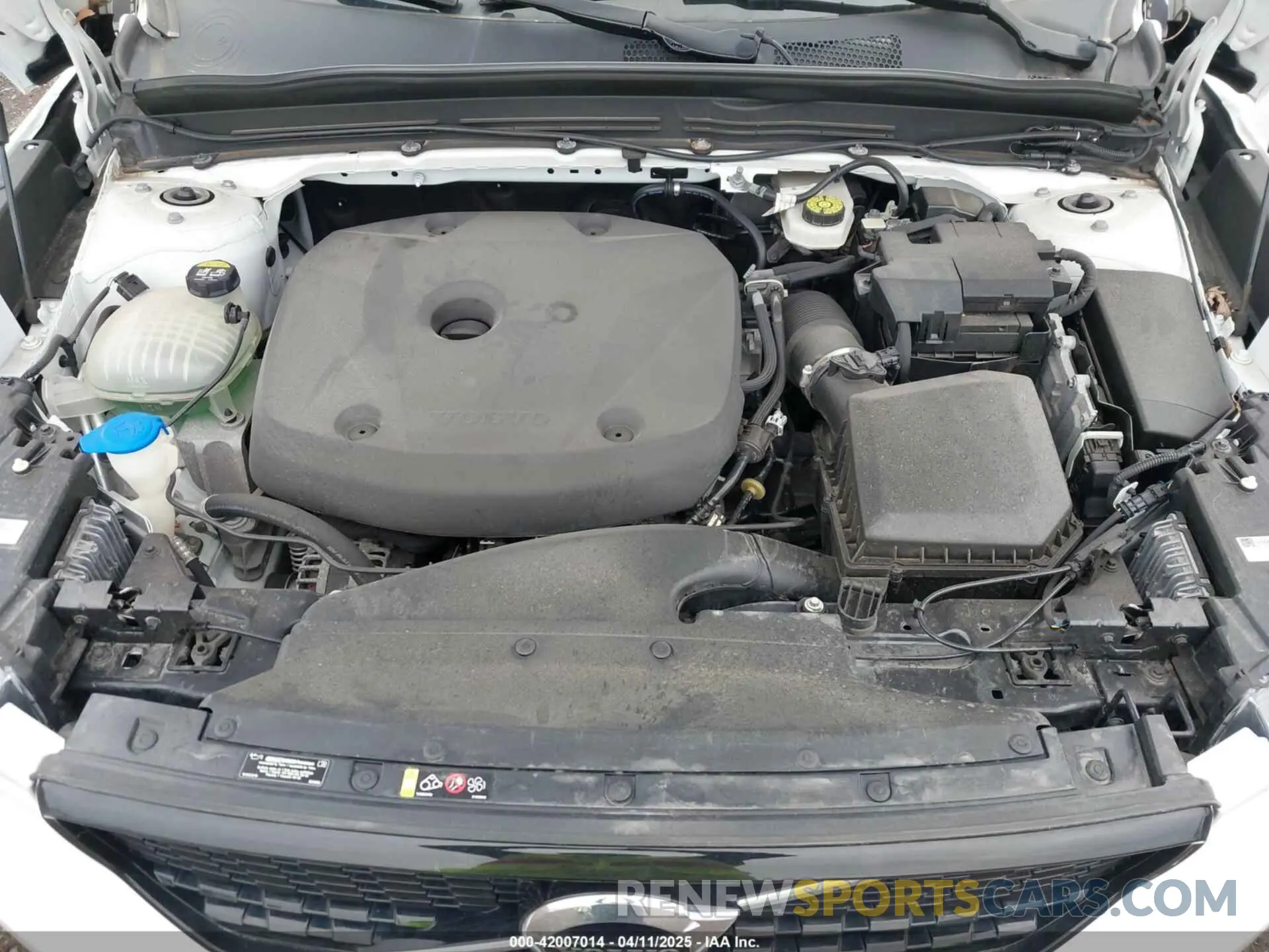 10 fotografías del automóvil dañado YV4162UM1L2337682 VOLVO XC40 2020