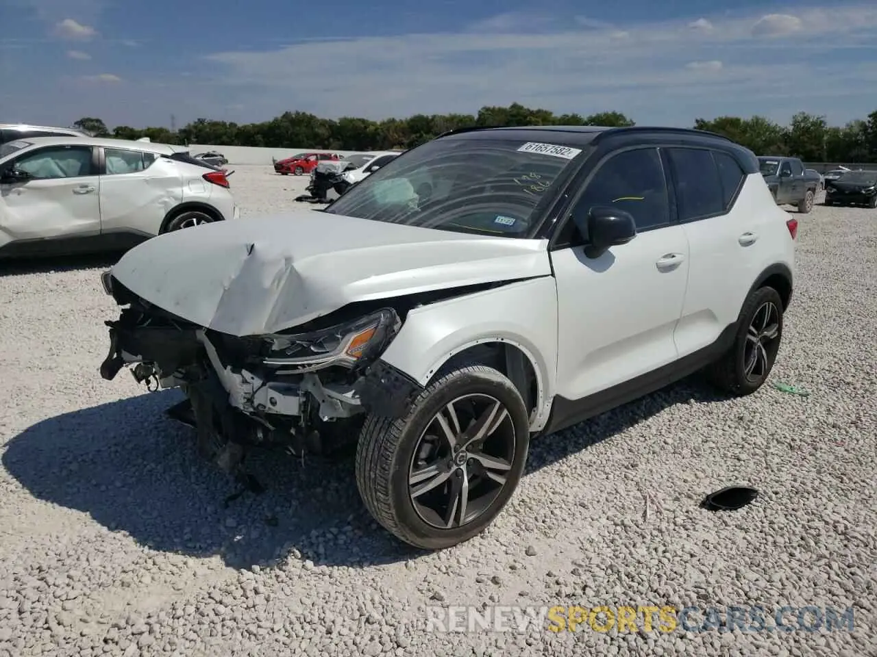 2 fotografías del automóvil dañado YV4162UM5L2198186 VOLVO XC40 2020