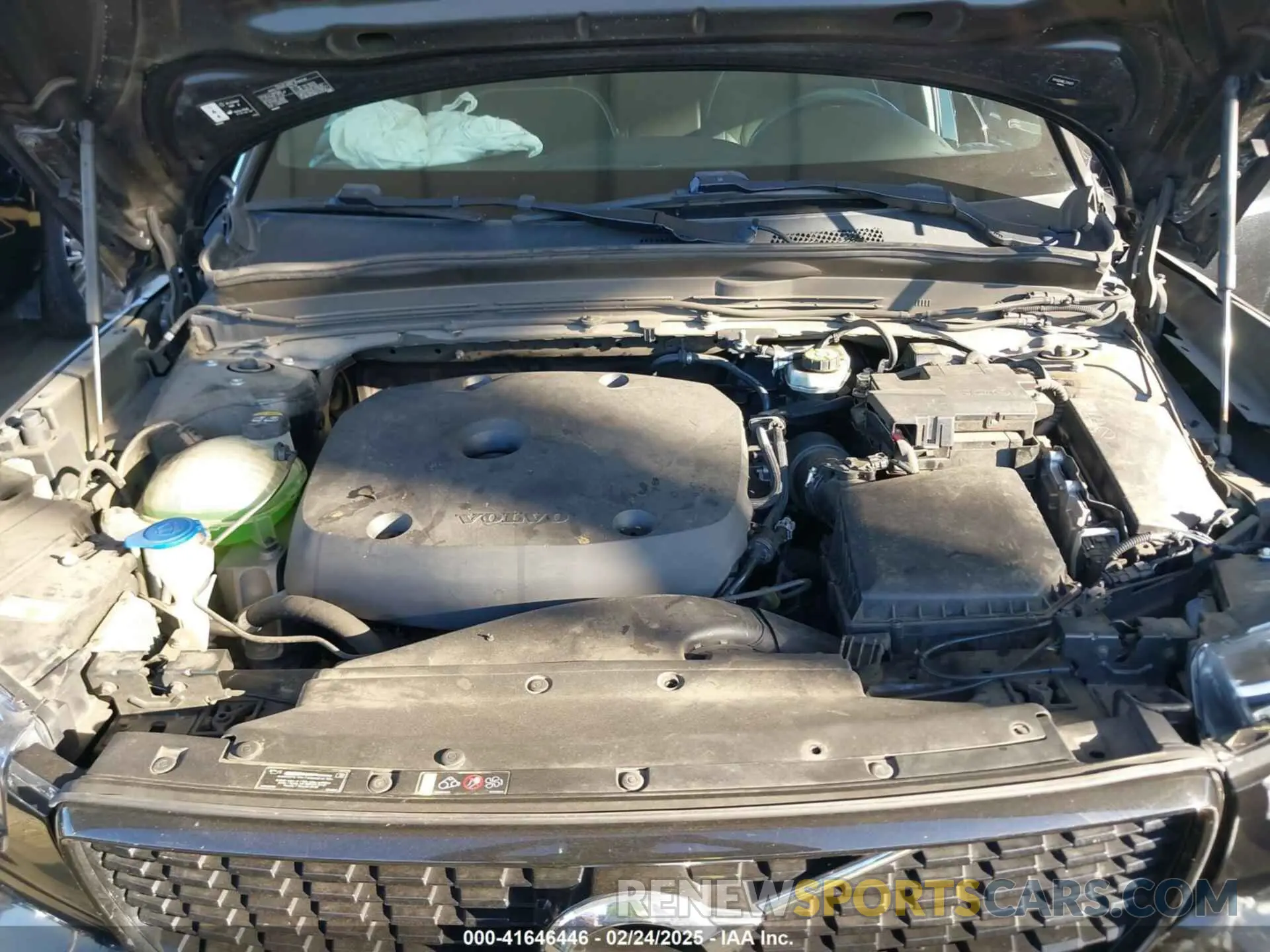 10 fotografías del automóvil dañado YV4162UM6L2224973 VOLVO XC40 2020