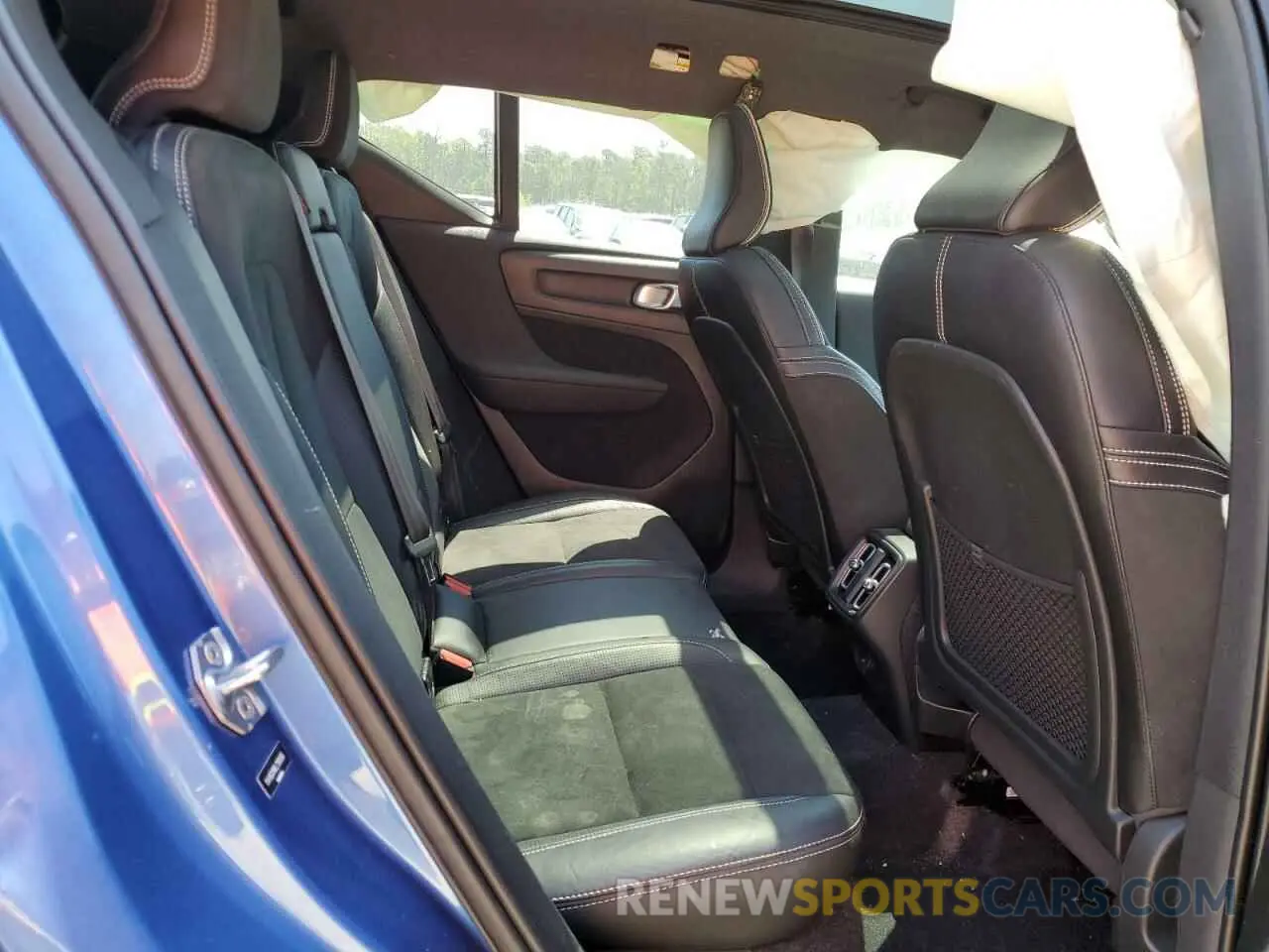 11 fotografías del automóvil dañado YV4162UM8L2190096 VOLVO XC40 2020