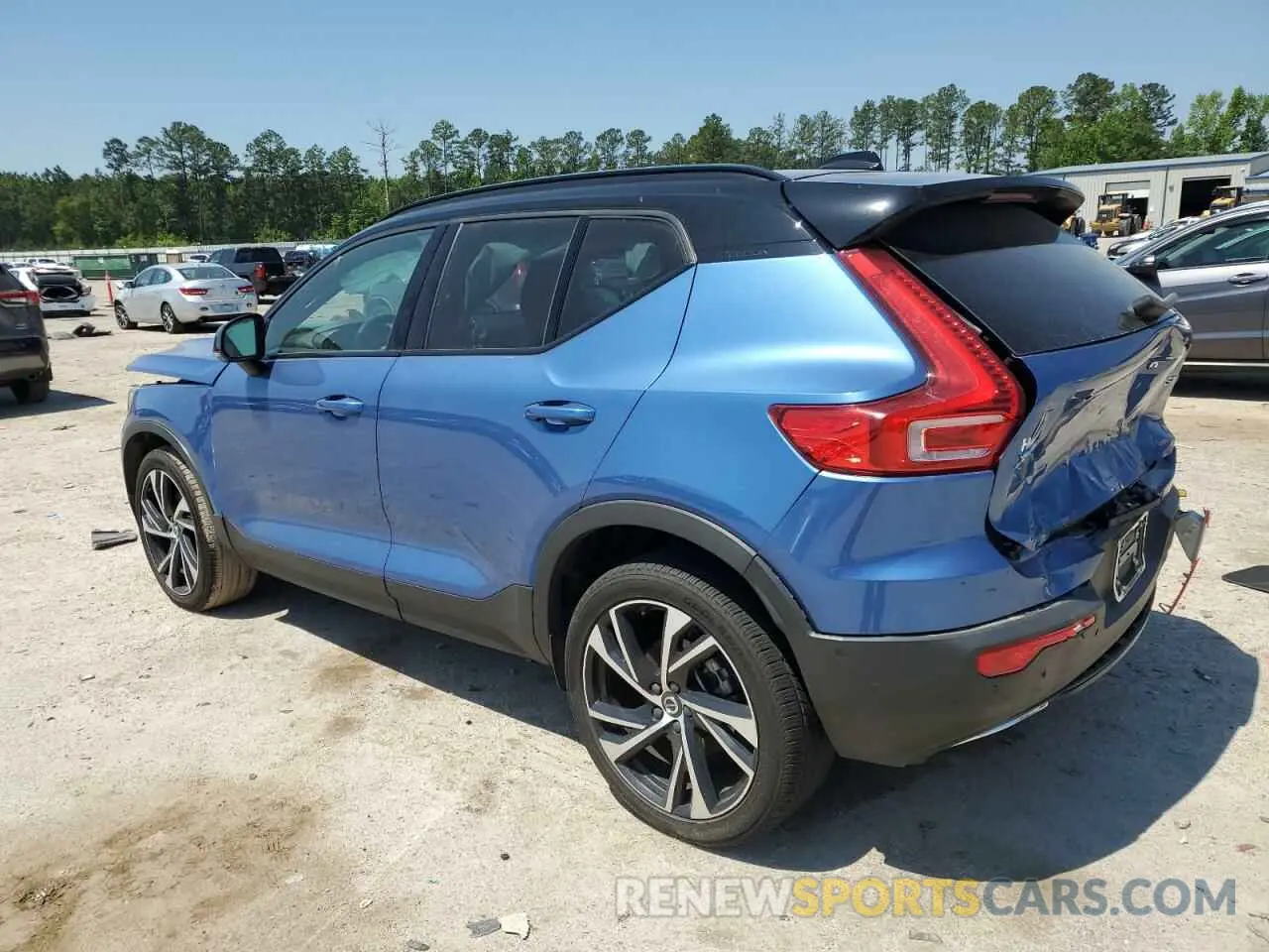 2 fotografías del automóvil dañado YV4162UM8L2190096 VOLVO XC40 2020