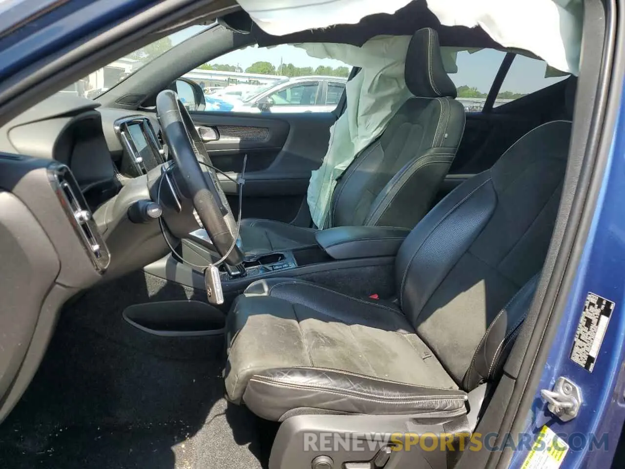 7 fotografías del automóvil dañado YV4162UM8L2190096 VOLVO XC40 2020