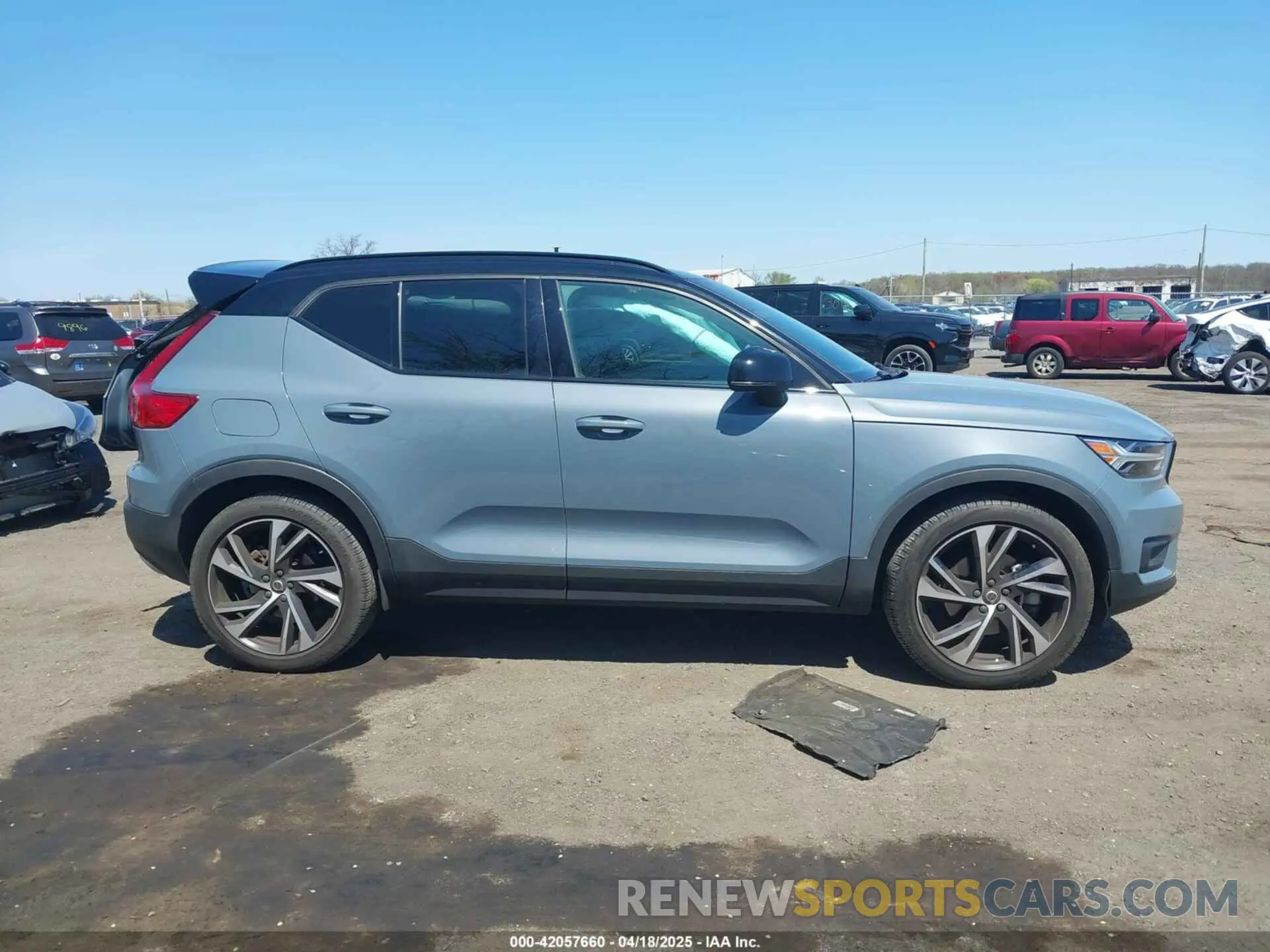 13 fotografías del automóvil dañado YV4162UM9L2348168 VOLVO XC40 2020