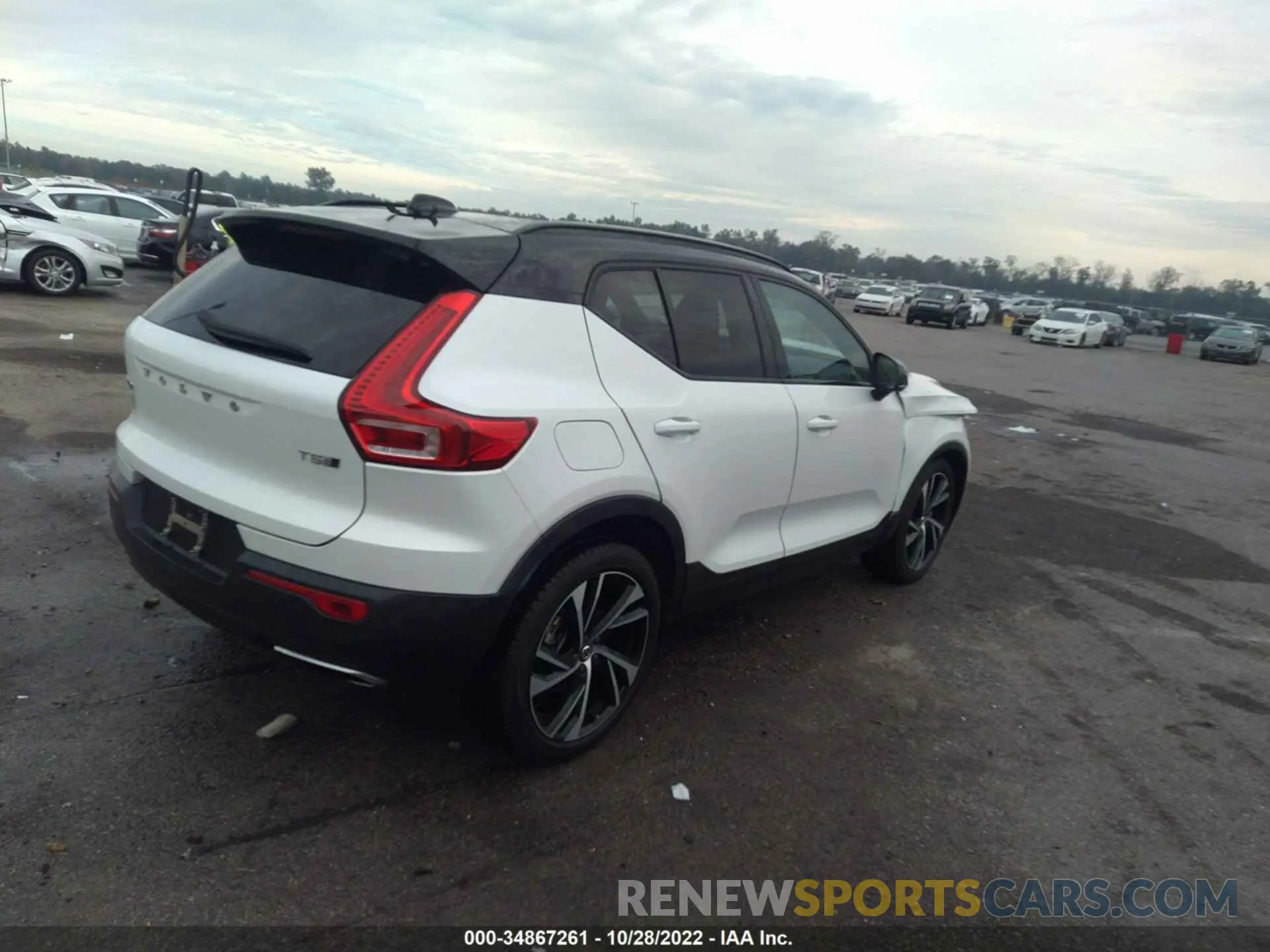 4 fotografías del automóvil dañado YV4162UMXL2227701 VOLVO XC40 2020
