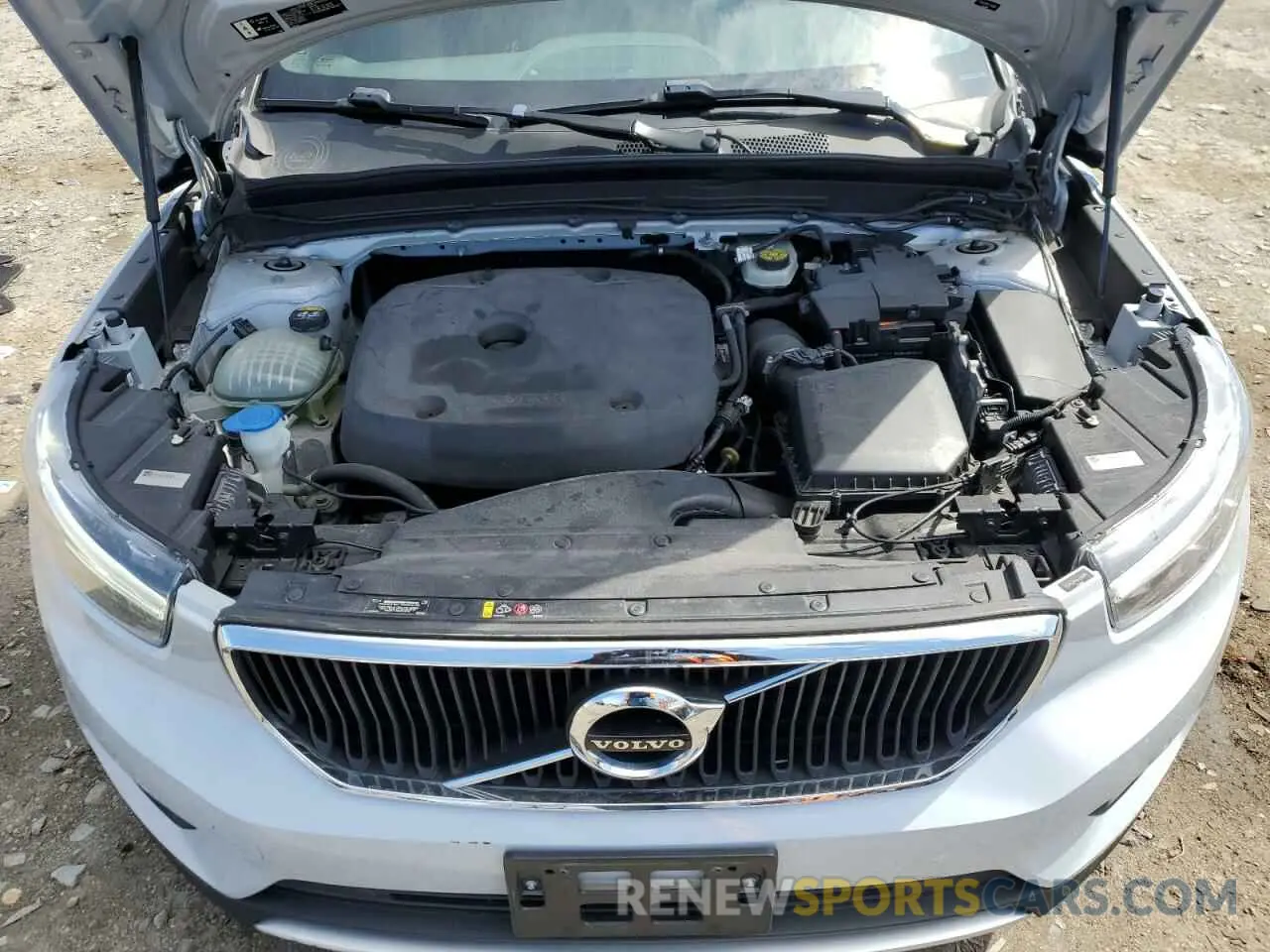 14 fotografías del automóvil dañado YV4AC2HK4L2338360 VOLVO XC40 2020