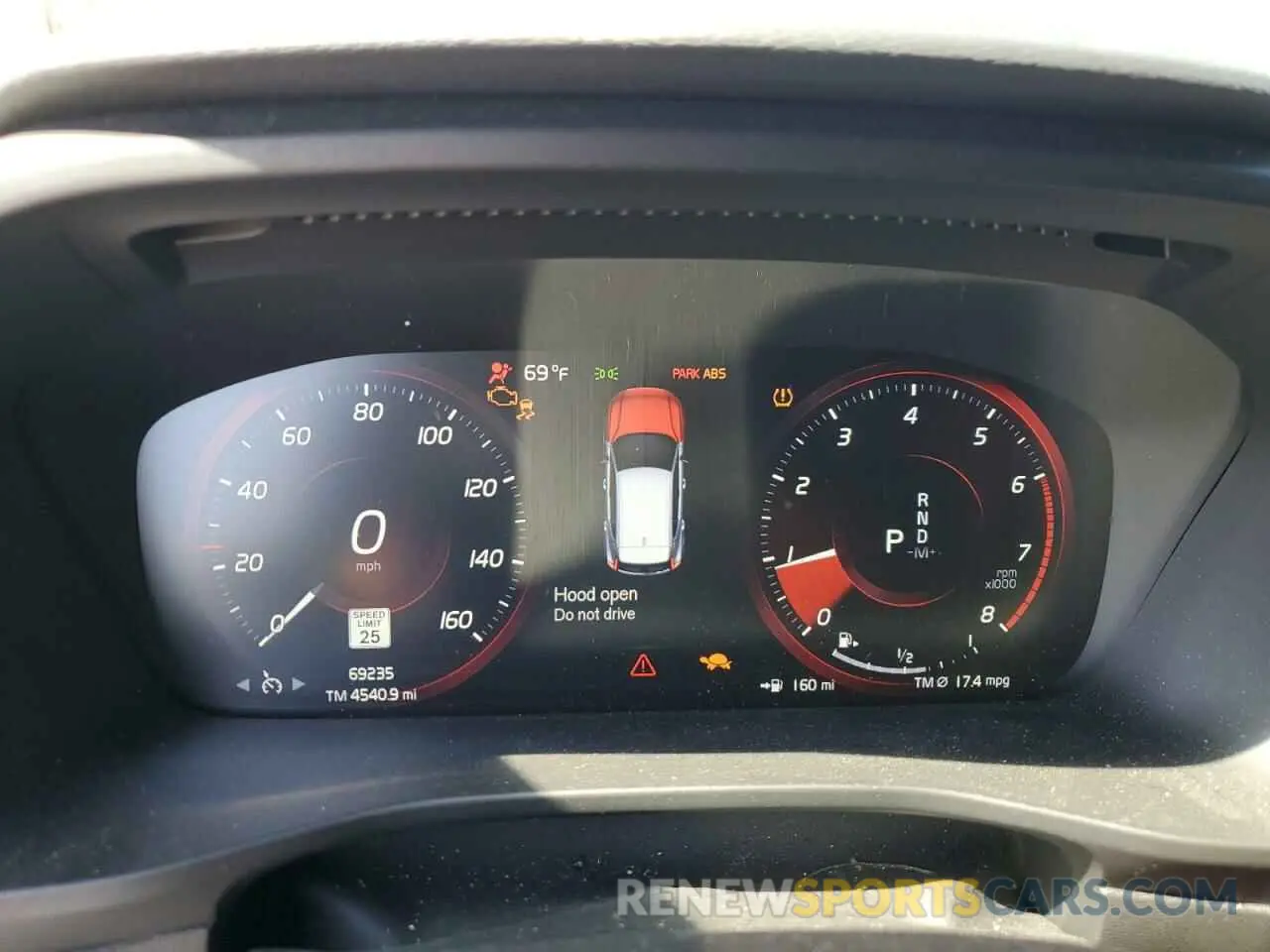 9 fotografías del automóvil dañado YV4AC2HK4L2338360 VOLVO XC40 2020