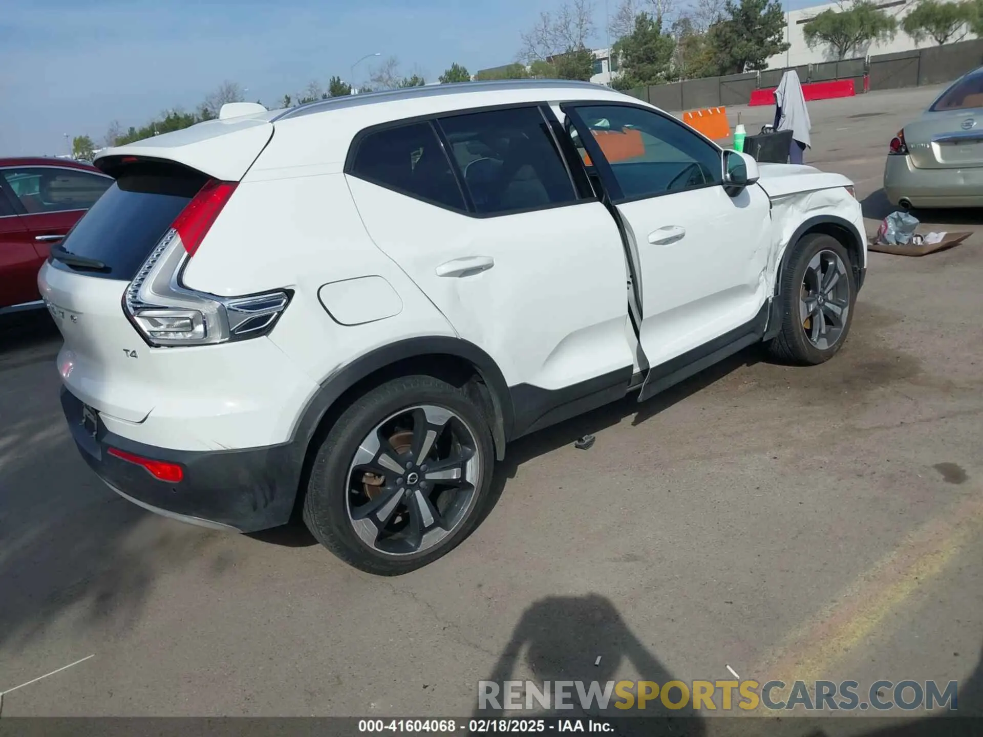 4 fotografías del automóvil dañado YV4AC2HK9L2206453 VOLVO XC40 2020