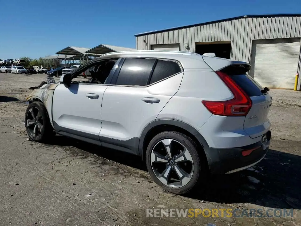 2 fotografías del automóvil dañado YV4AC2HK9L2244085 VOLVO XC40 2020