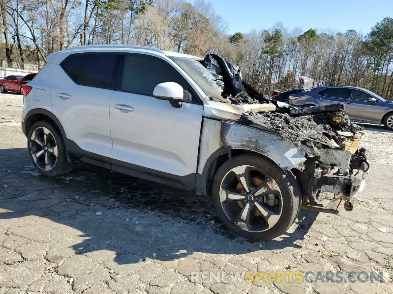 4 fotografías del automóvil dañado YV4AC2HK9L2244085 VOLVO XC40 2020