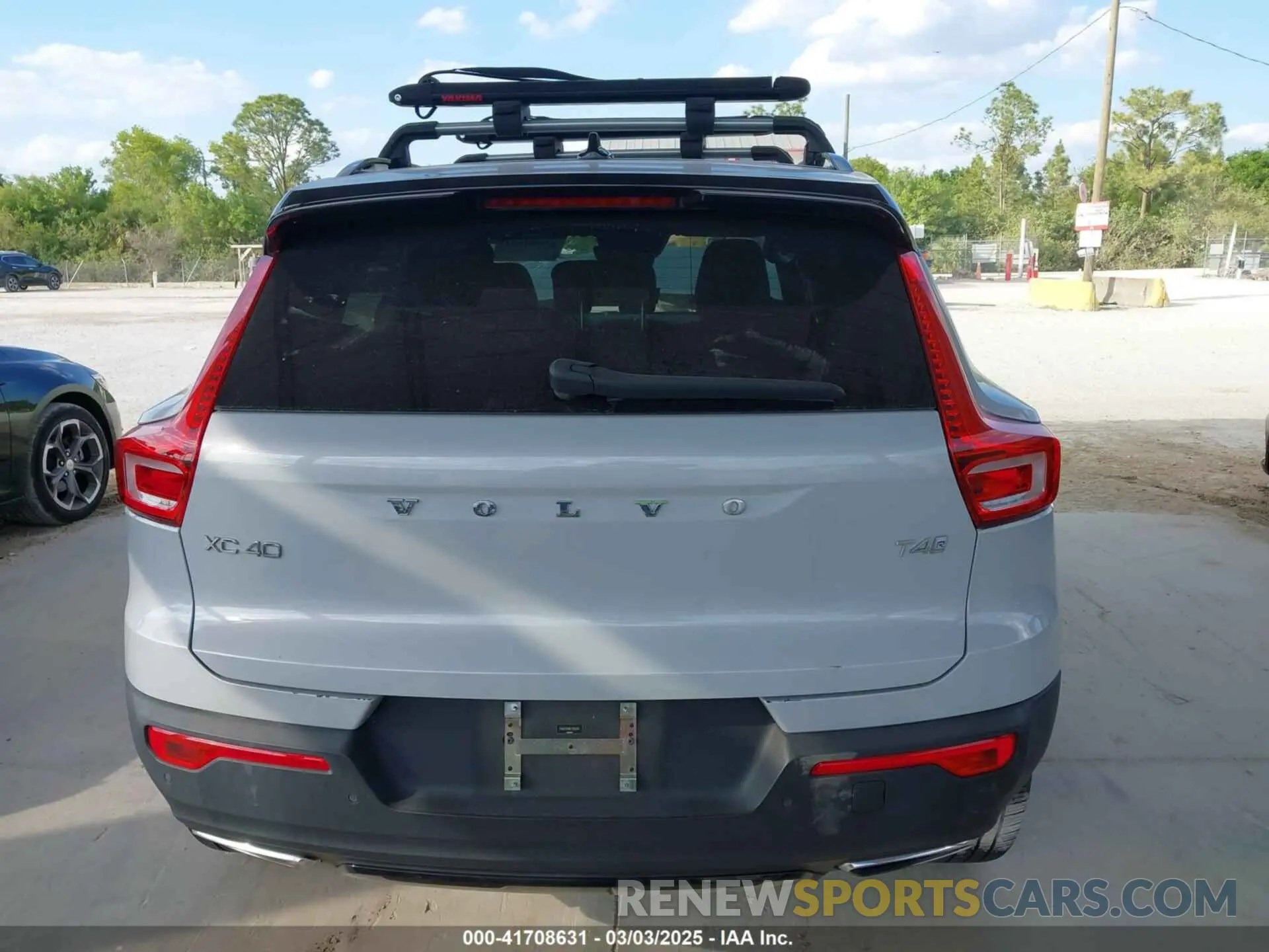 17 fotografías del automóvil dañado YV4AC2HM9L2254343 VOLVO XC40 2020