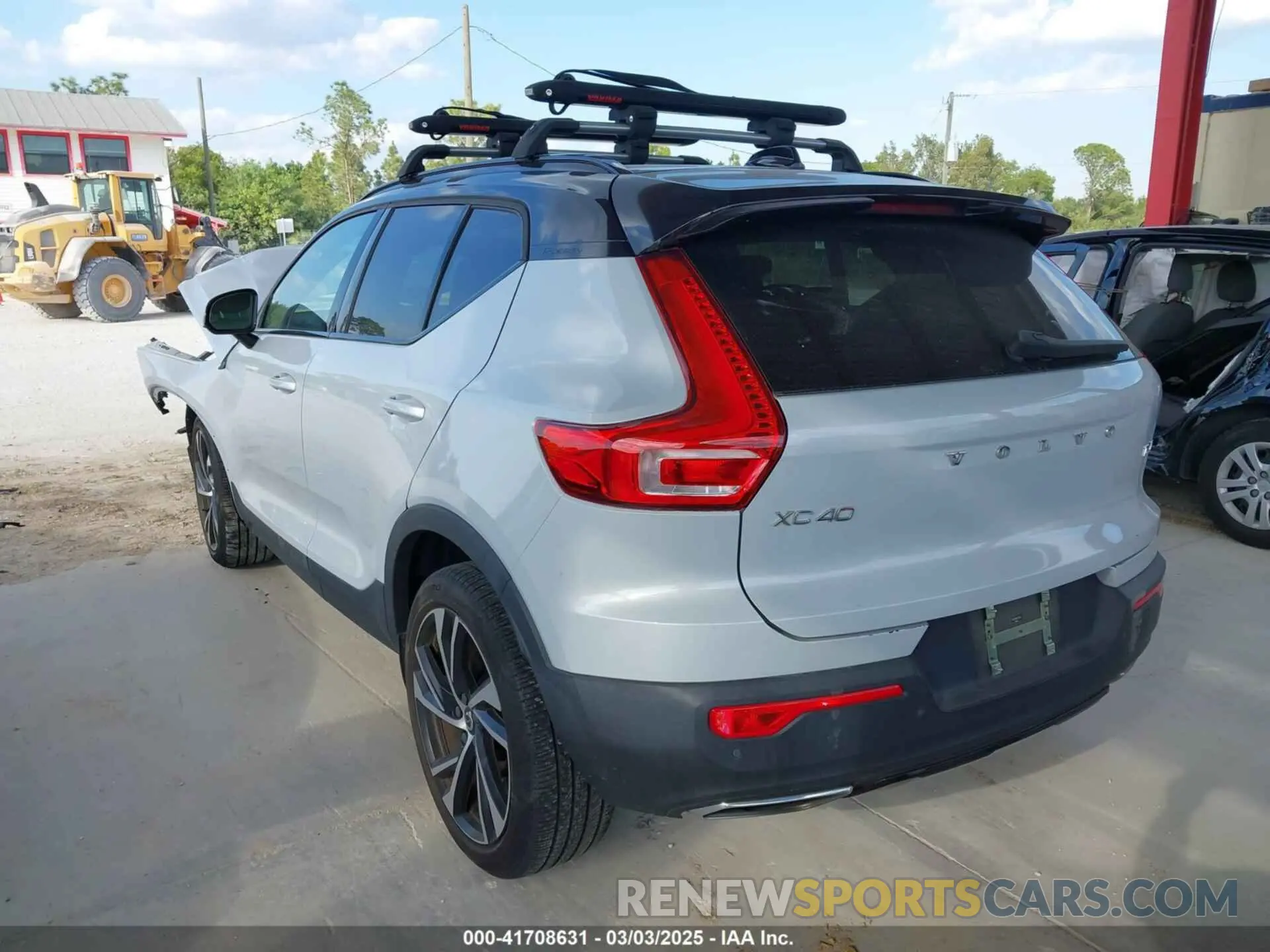 3 fotografías del automóvil dañado YV4AC2HM9L2254343 VOLVO XC40 2020