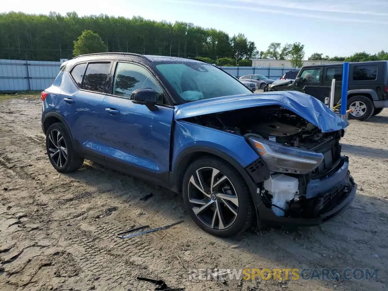4 fotografías del automóvil dañado YV4AC2HM9L2323676 VOLVO XC40 2020