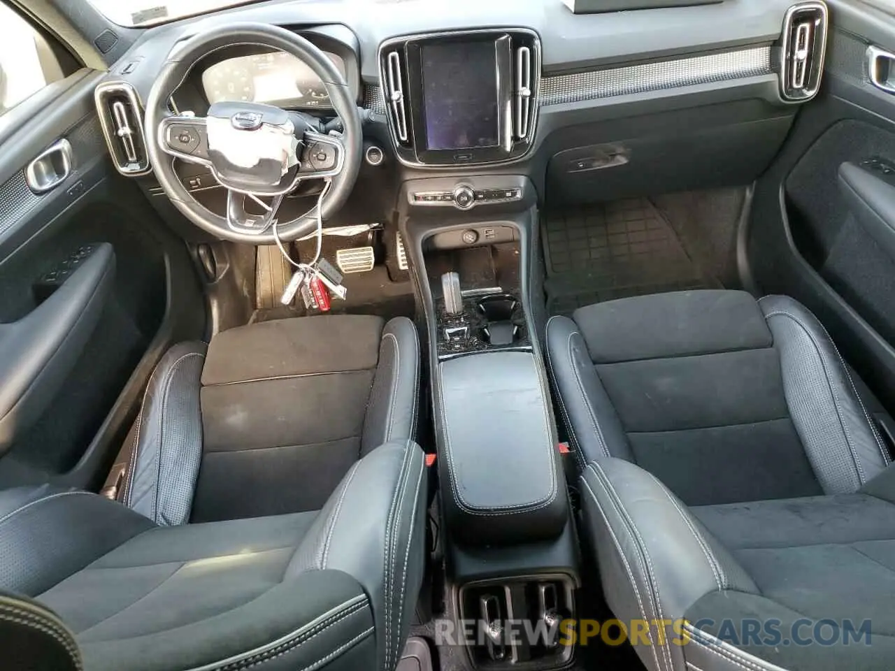 8 fotografías del automóvil dañado YV4AC2HM9L2323676 VOLVO XC40 2020