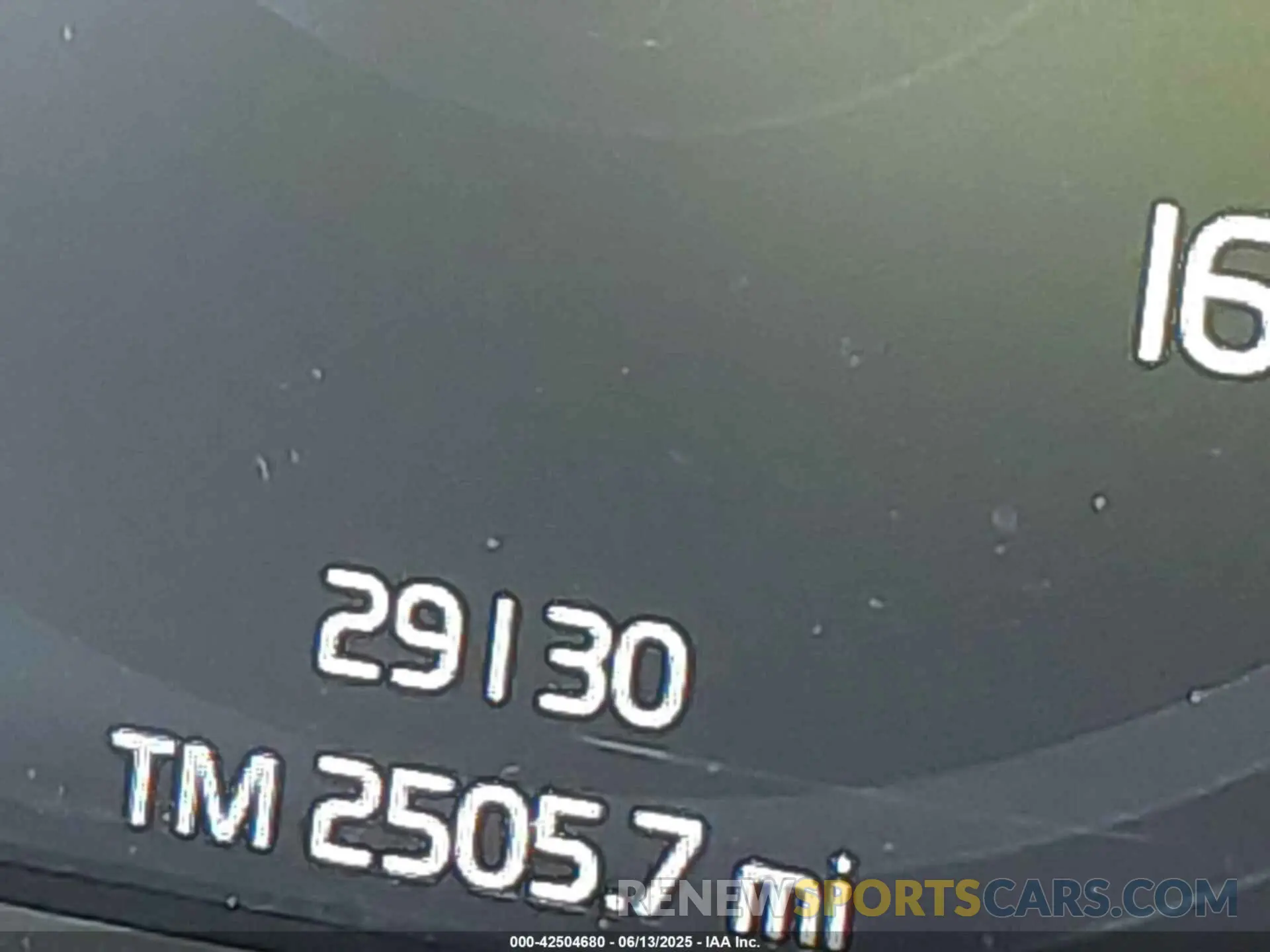 16 fotografías del automóvil dañado YV4162UK1M2464500 VOLVO XC40 2021
