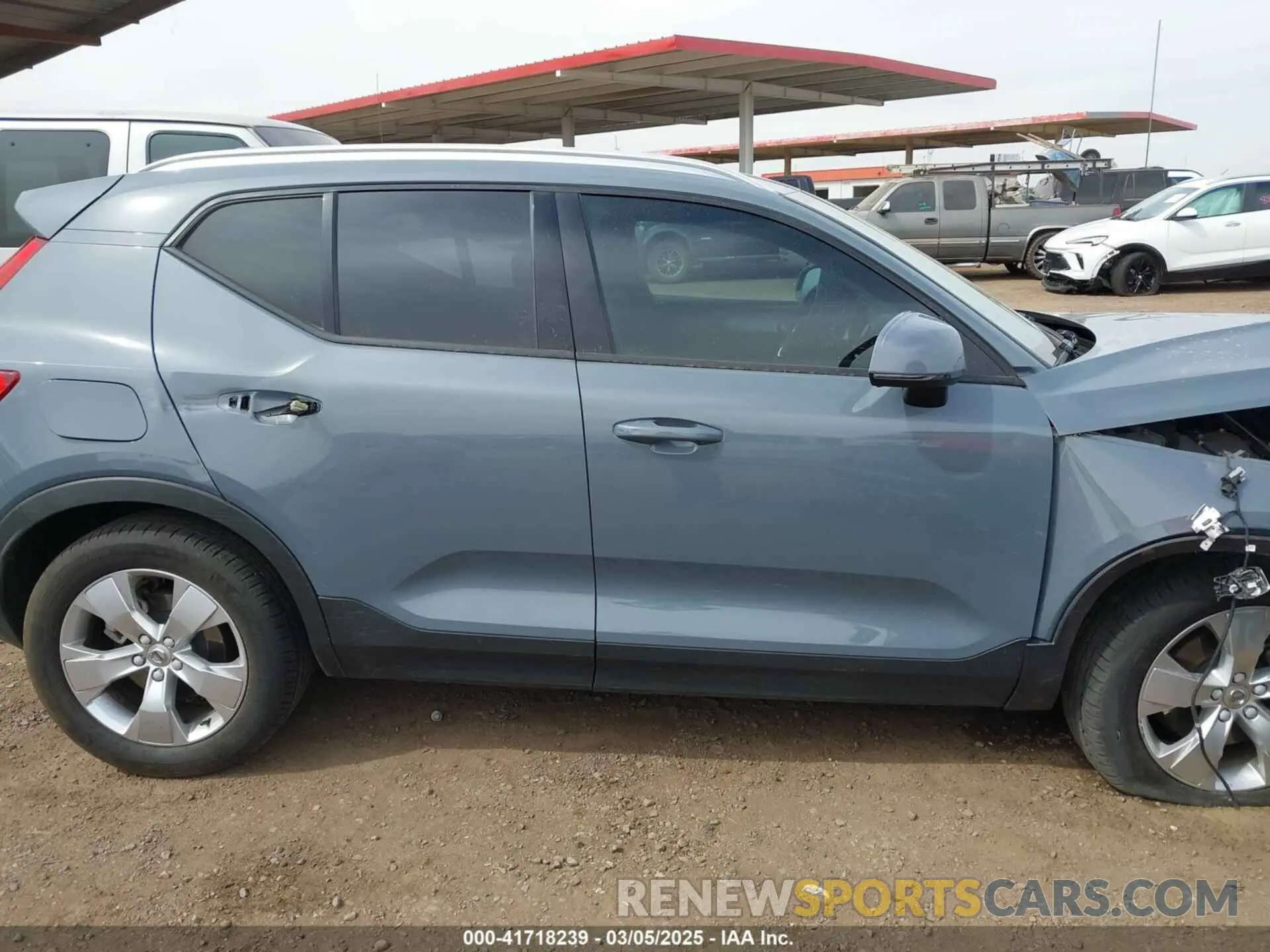12 fotografías del automóvil dañado YV4162UK3M2473571 VOLVO XC40 2021