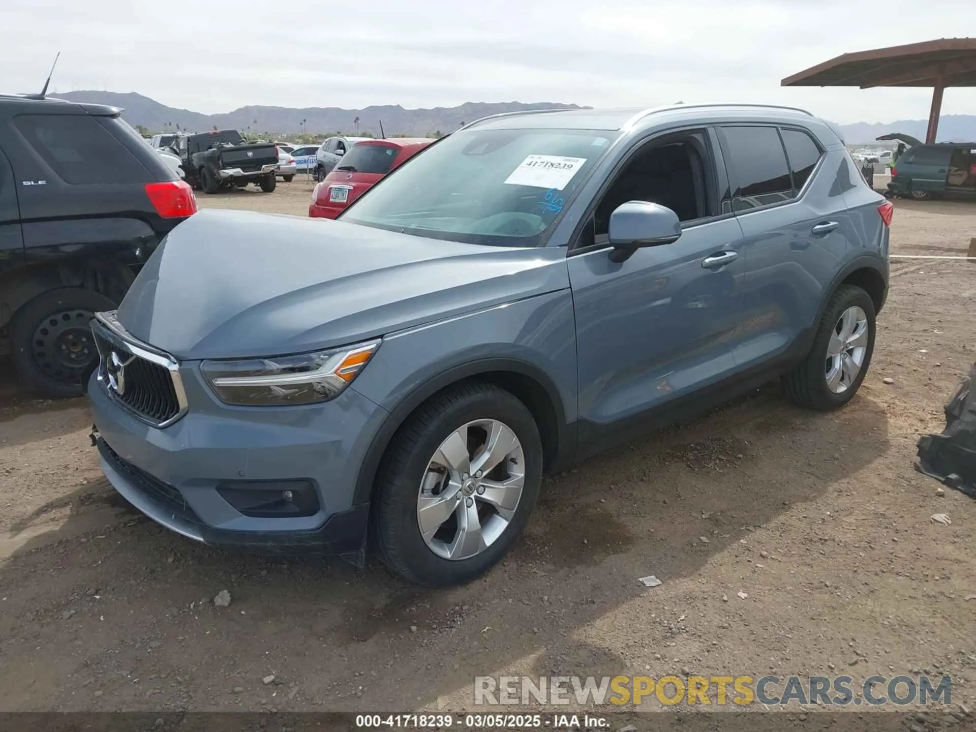 2 fotografías del automóvil dañado YV4162UK3M2473571 VOLVO XC40 2021