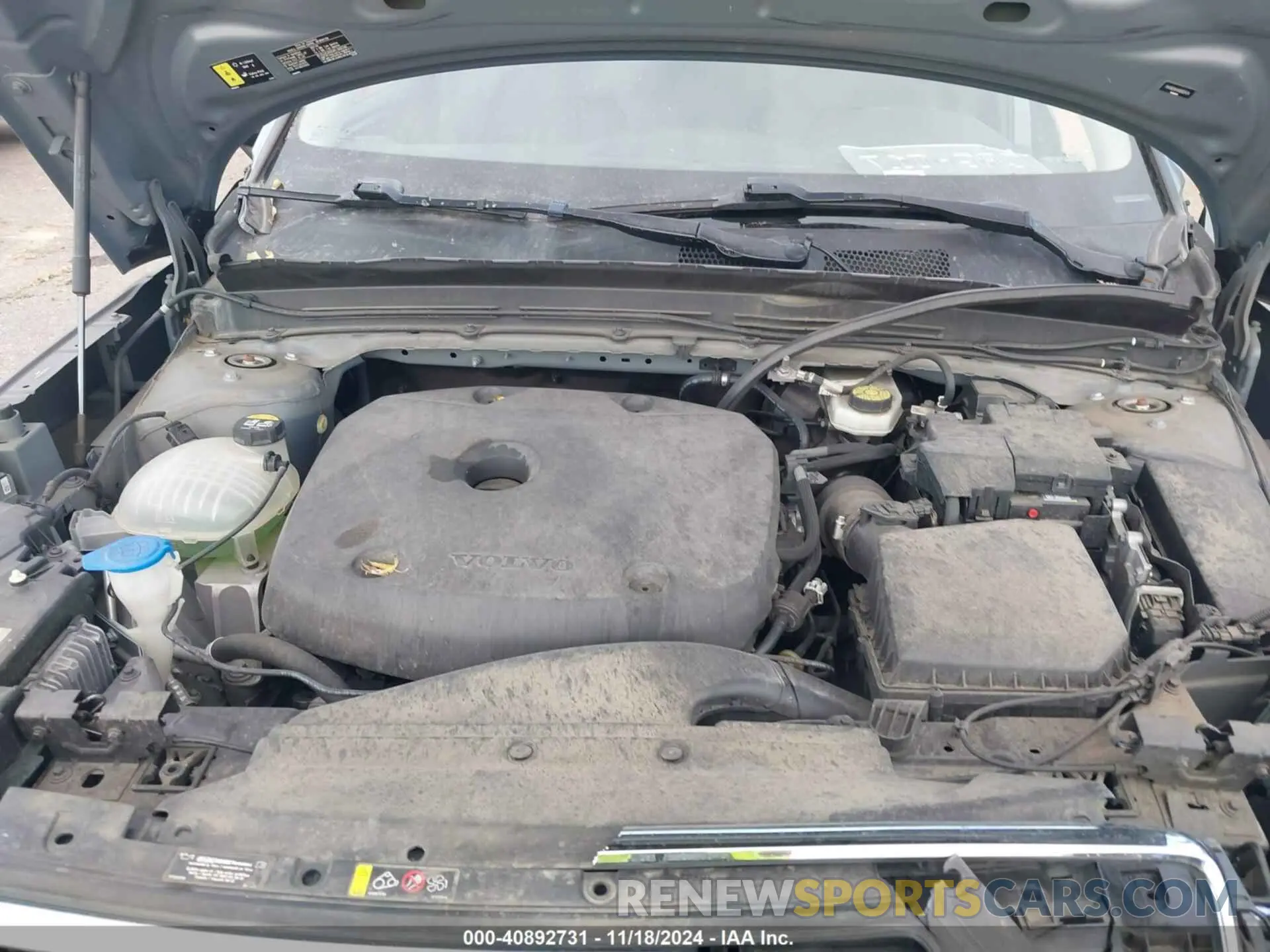 10 fotografías del automóvil dañado YV4162UK4M2602434 VOLVO XC40 2021