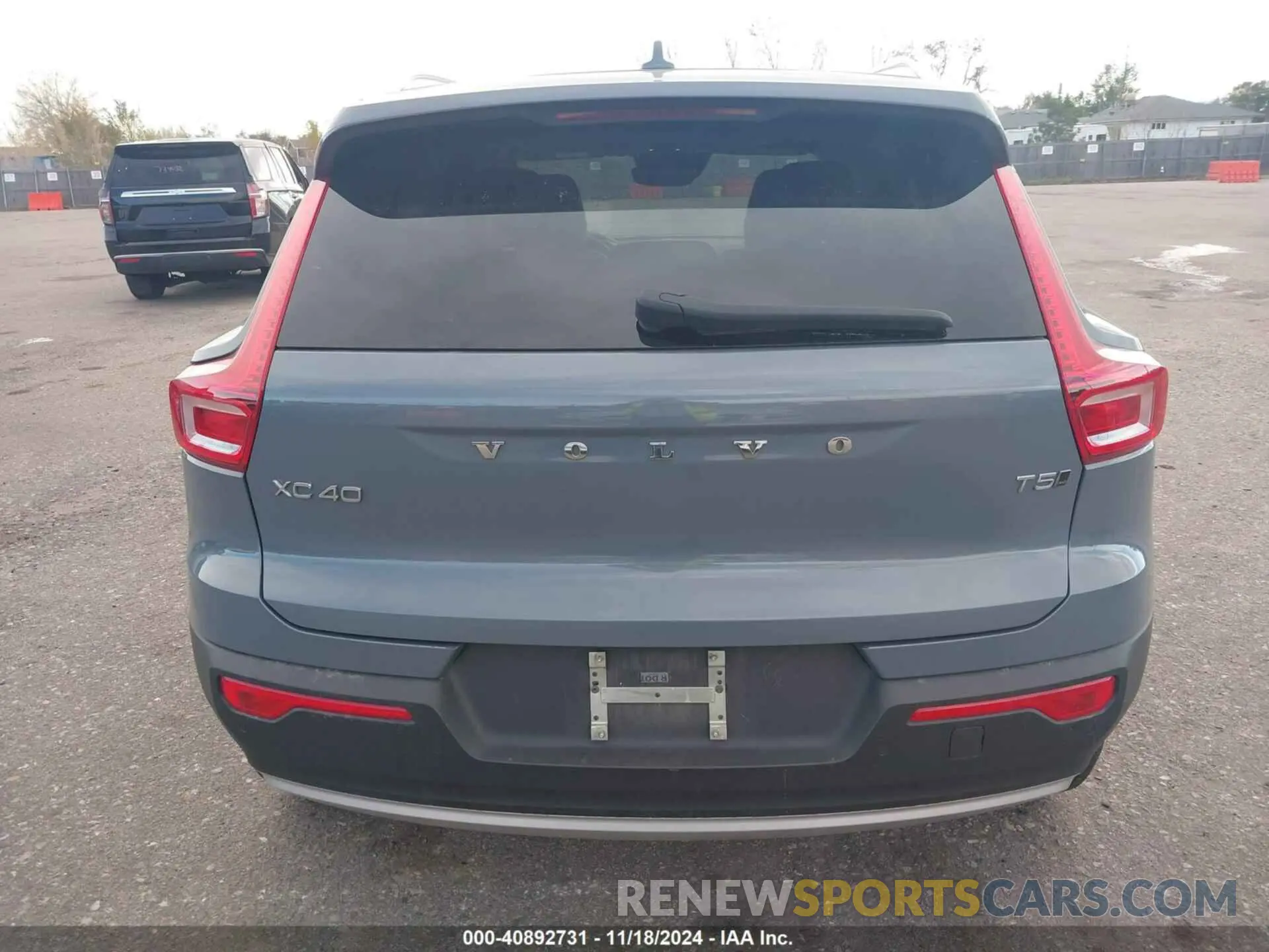 16 fotografías del automóvil dañado YV4162UK4M2602434 VOLVO XC40 2021