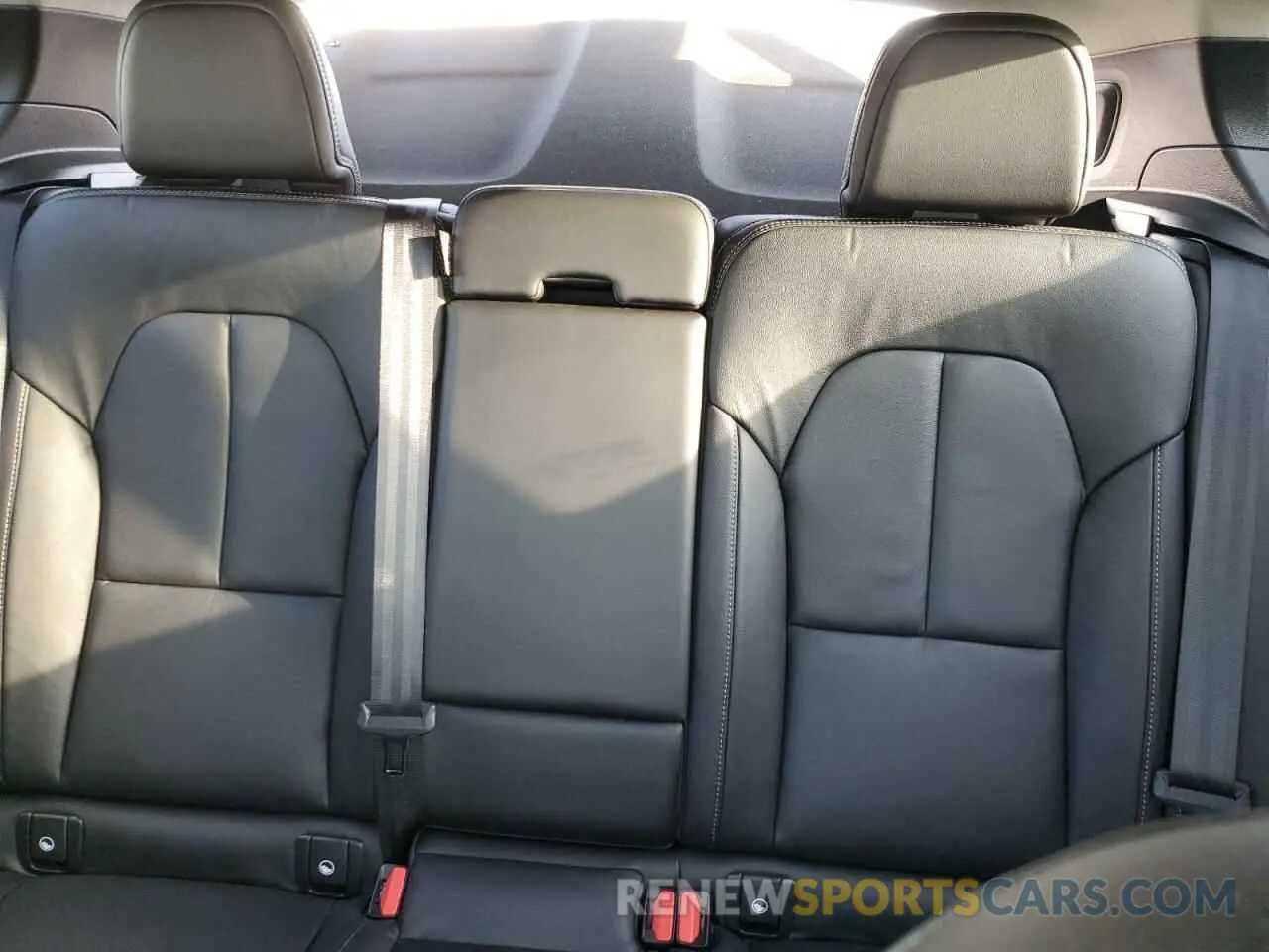 10 fotografías del automóvil dañado YV4162UK6M2603228 VOLVO XC40 2021