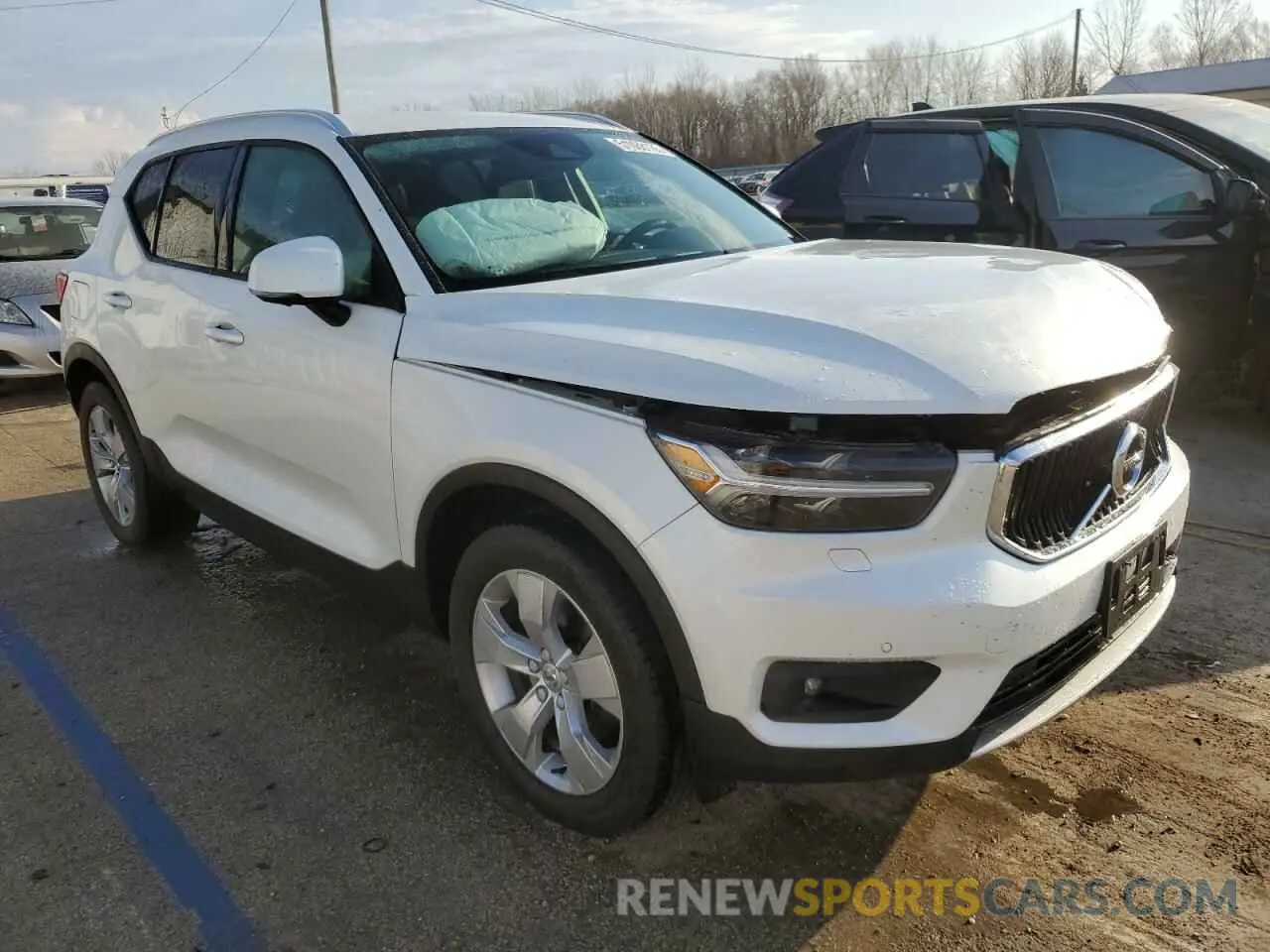 4 fotografías del automóvil dañado YV4162UK6M2603228 VOLVO XC40 2021